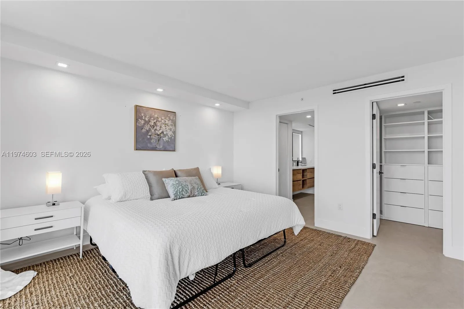881 Ocean Dr 27d, Key Biscayne, Florida 33149, Key Biscayne, Florida 33149, 2 Bedrooms Bedrooms, ,2 BathroomsBathrooms,Residential Lease,For Rent,881 Ocean Dr 27d, Key Biscayne, Florida 33149,A11974603