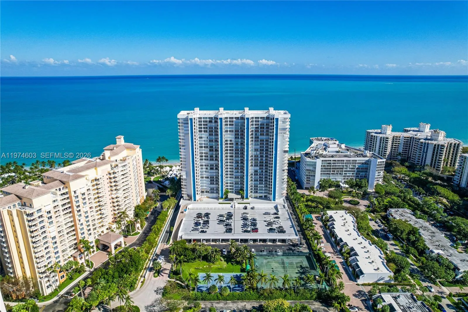 881 Ocean Dr 27d, Key Biscayne, Florida 33149, Key Biscayne, Florida 33149, 2 Bedrooms Bedrooms, ,2 BathroomsBathrooms,Residential Lease,For Rent,881 Ocean Dr 27d, Key Biscayne, Florida 33149,A11974603
