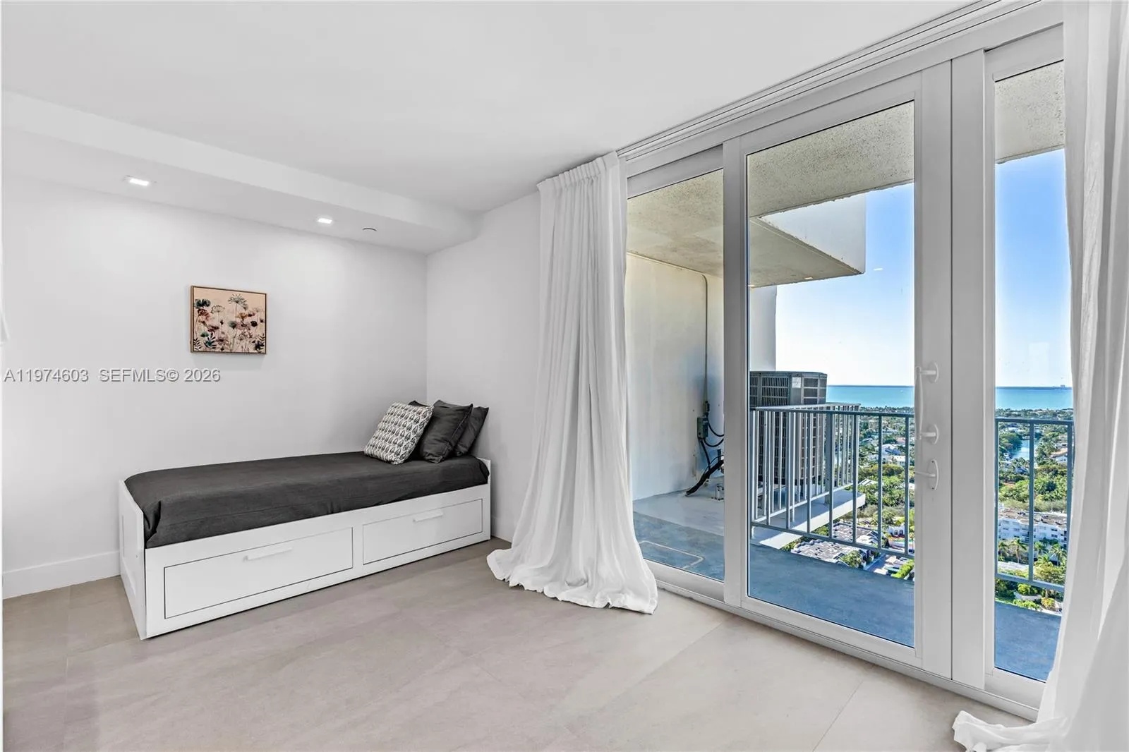 881 Ocean Dr 27d, Key Biscayne, Florida 33149, Key Biscayne, Florida 33149, 2 Bedrooms Bedrooms, ,2 BathroomsBathrooms,Residential Lease,For Rent,881 Ocean Dr 27d, Key Biscayne, Florida 33149,A11974603