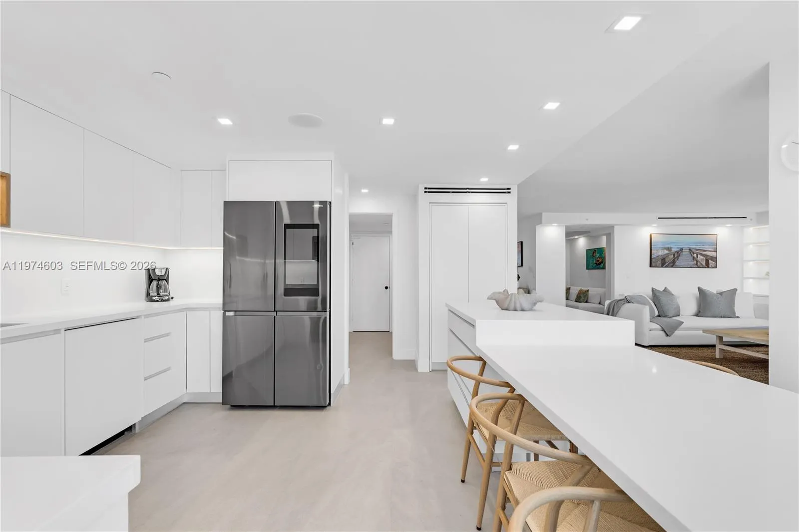 881 Ocean Dr 27d, Key Biscayne, Florida 33149, Key Biscayne, Florida 33149, 2 Bedrooms Bedrooms, ,2 BathroomsBathrooms,Residential Lease,For Rent,881 Ocean Dr 27d, Key Biscayne, Florida 33149,A11974603