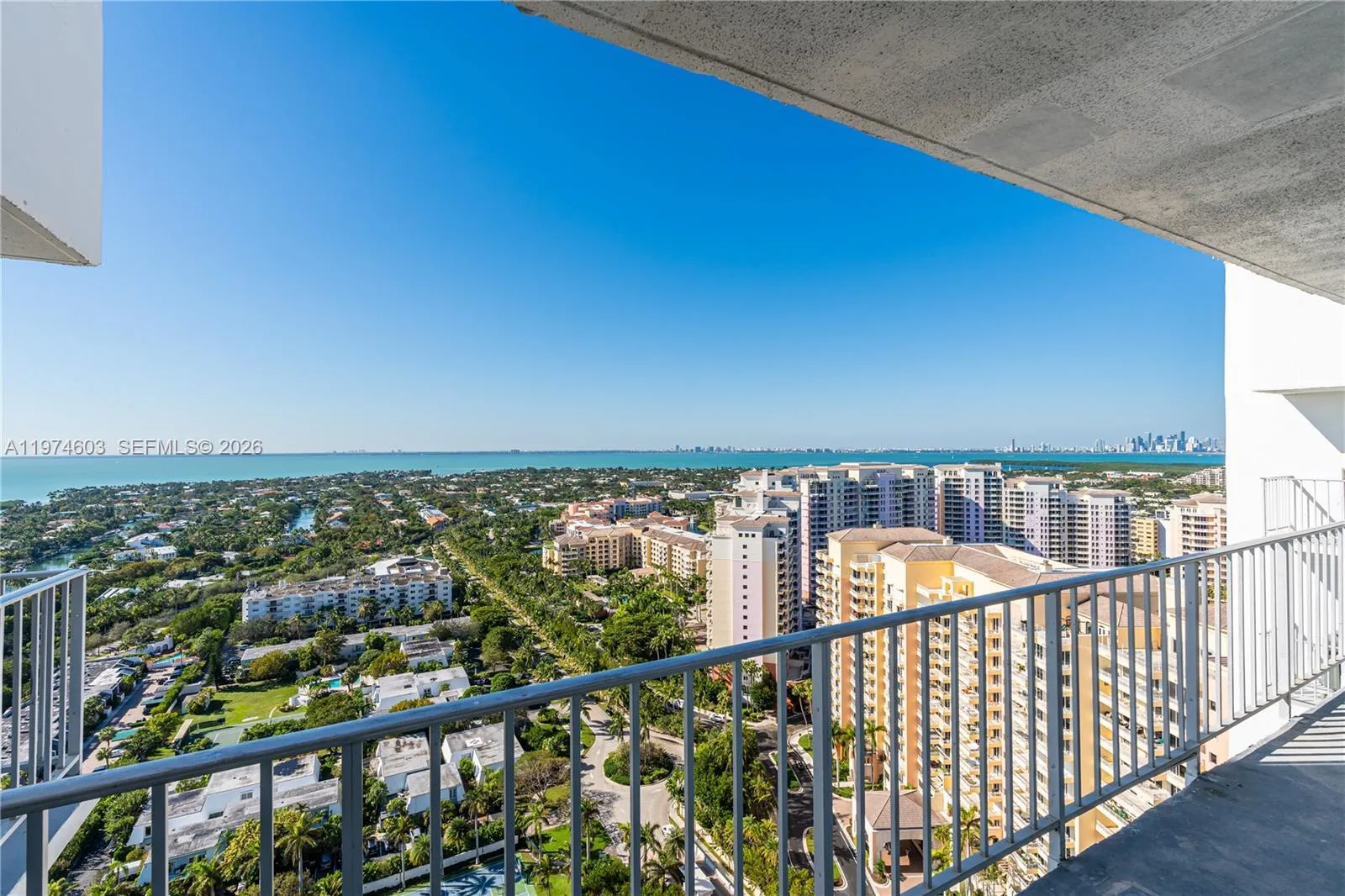 881 Ocean Dr 27d, Key Biscayne, Florida 33149, Key Biscayne, Florida 33149, 2 Bedrooms Bedrooms, ,2 BathroomsBathrooms,Residential Lease,For Rent,881 Ocean Dr 27d, Key Biscayne, Florida 33149,A11974603