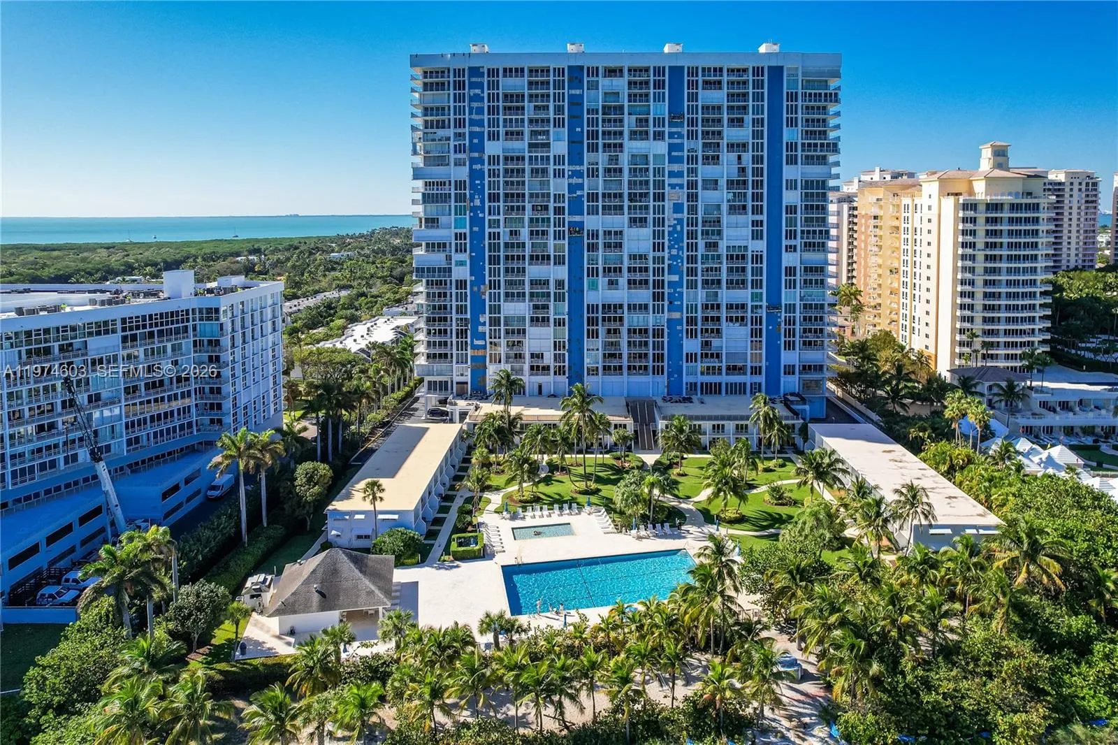 881 Ocean Dr 27d, Key Biscayne, Florida 33149, Key Biscayne, Florida 33149, 2 Bedrooms Bedrooms, ,2 BathroomsBathrooms,Residential Lease,For Rent,881 Ocean Dr 27d, Key Biscayne, Florida 33149,A11974603