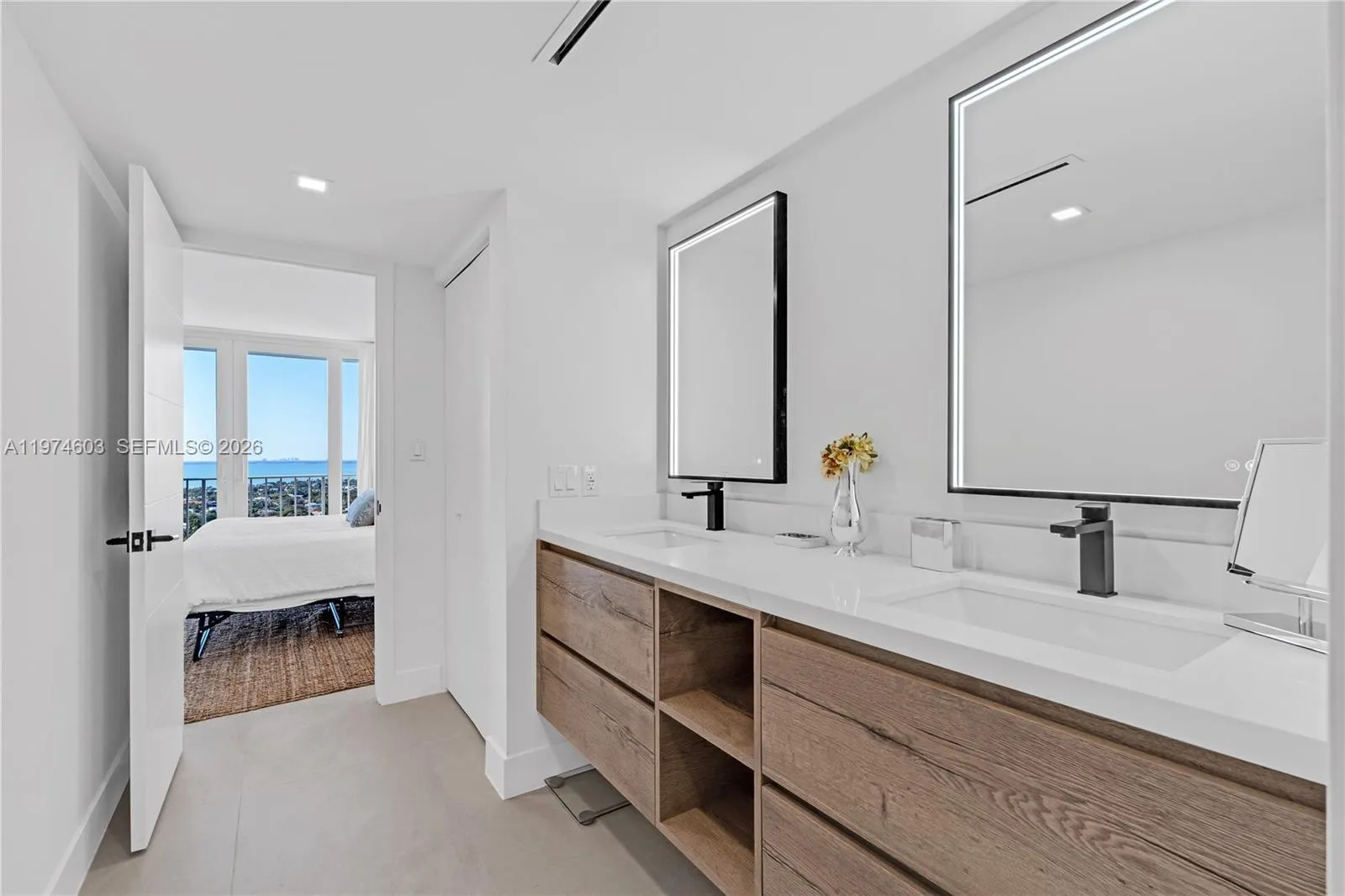 881 Ocean Dr 27d, Key Biscayne, Florida 33149, Key Biscayne, Florida 33149, 2 Bedrooms Bedrooms, ,2 BathroomsBathrooms,Residential Lease,For Rent,881 Ocean Dr 27d, Key Biscayne, Florida 33149,A11974603