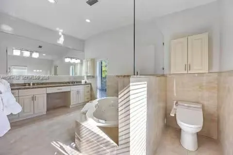 Master bathroom suite with sunken tub centerpiece!