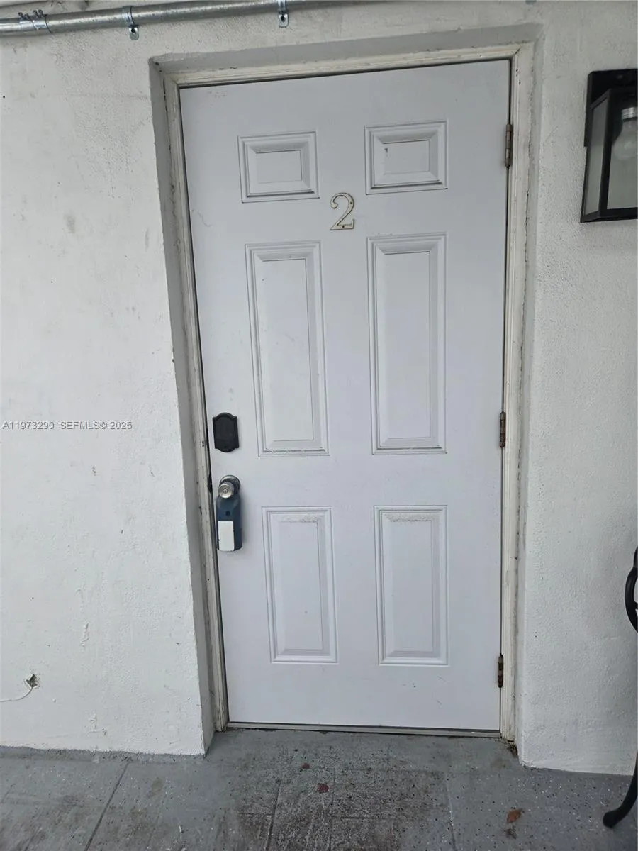 5712 Hollywood Blvd 2, Hollywood, Florida 33021, Hollywood, Florida 33021, ,1 BathroomBathrooms,Residential Lease,For Rent,5712 Hollywood Blvd 2, Hollywood, Florida 33021,A11973290