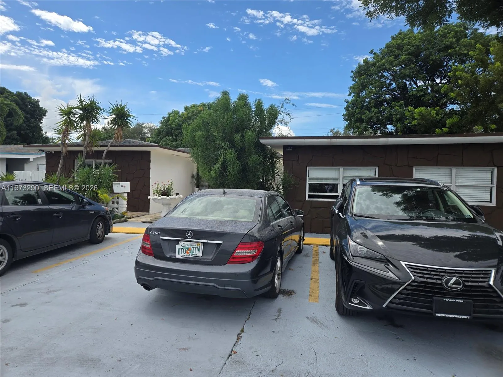 5712 Hollywood Blvd 2, Hollywood, Florida 33021, Hollywood, Florida 33021, ,1 BathroomBathrooms,Residential Lease,For Rent,5712 Hollywood Blvd 2, Hollywood, Florida 33021,A11973290