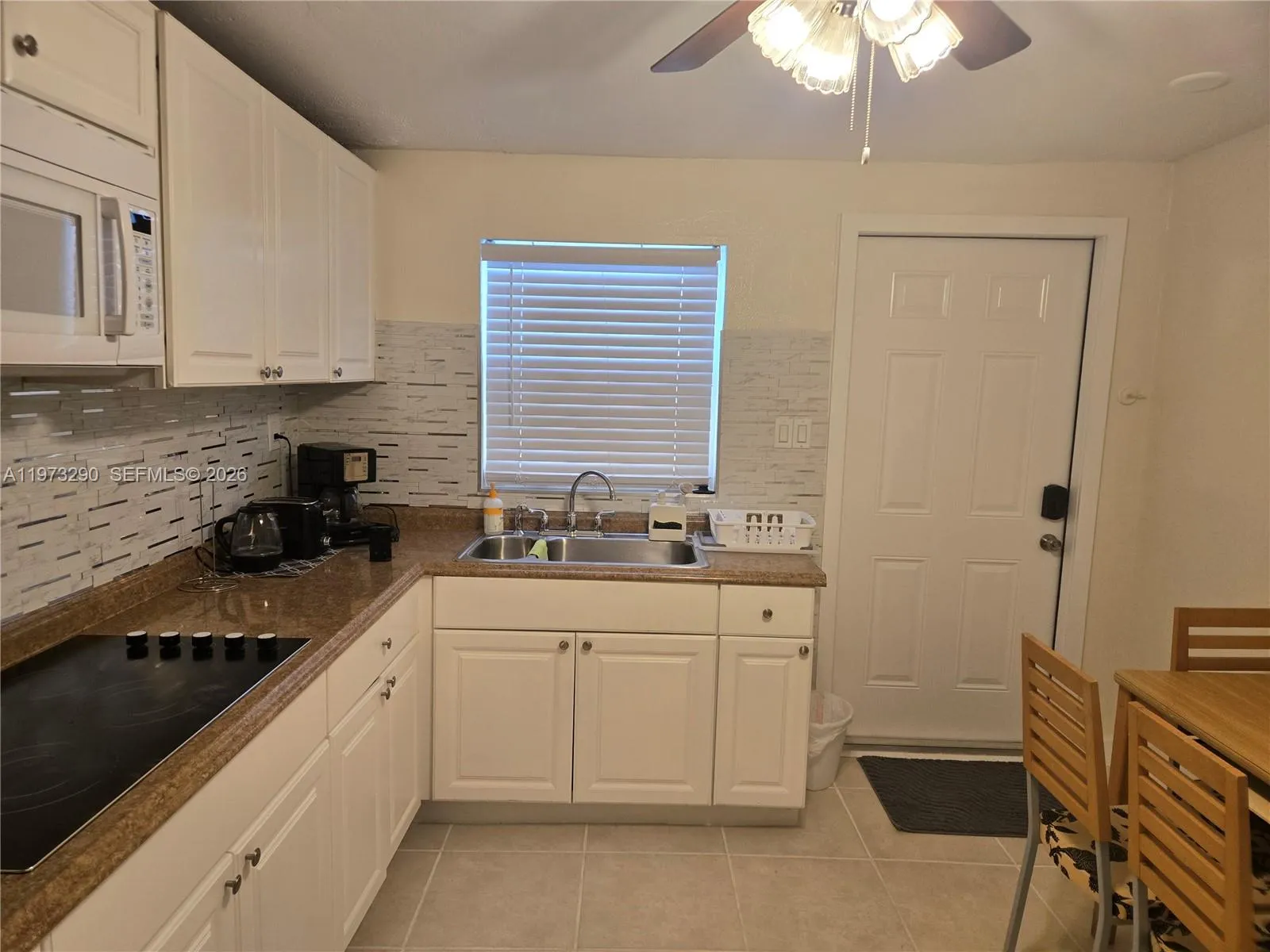 5712 Hollywood Blvd 2, Hollywood, Florida 33021, Hollywood, Florida 33021, ,1 BathroomBathrooms,Residential Lease,For Rent,5712 Hollywood Blvd 2, Hollywood, Florida 33021,A11973290