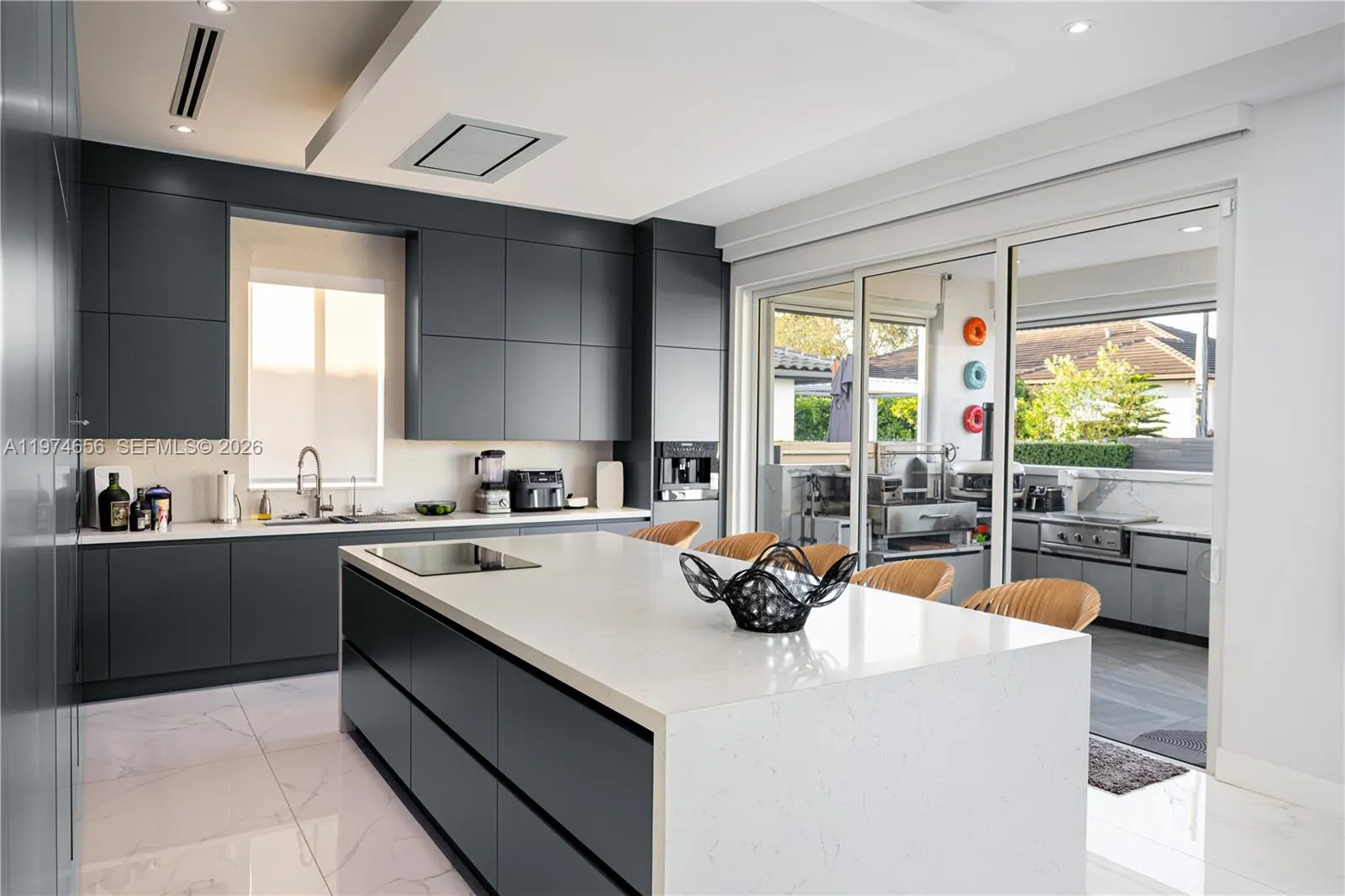 10181 Nw 27th St, Doral, Florida 33172, Doral, Florida 33172, 5 Bedrooms Bedrooms, ,5 BathroomsBathrooms,Residential,For Sale,10181 Nw 27th St, Doral, Florida 33172,A11974656