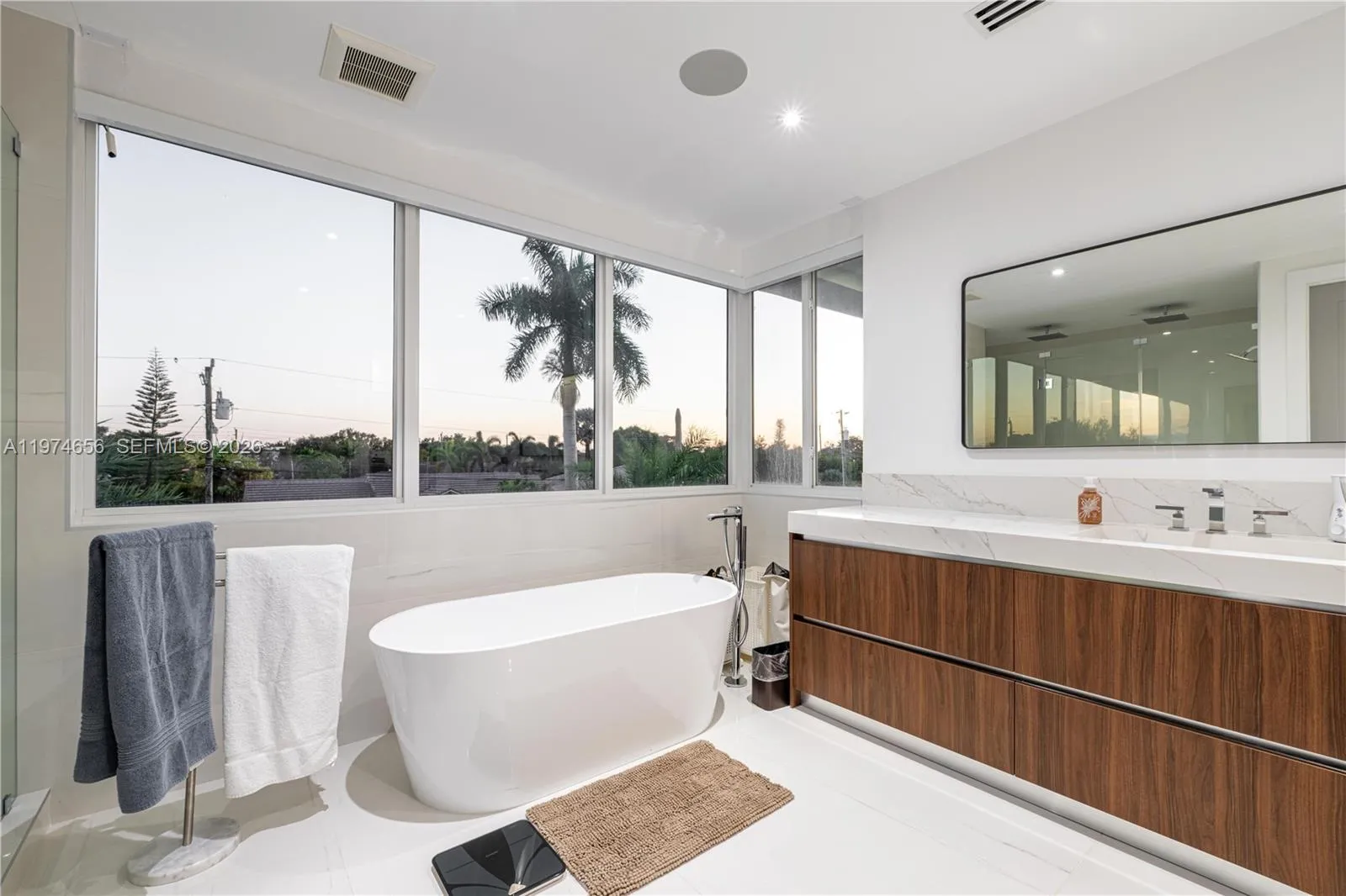 10181 Nw 27th St, Doral, Florida 33172, Doral, Florida 33172, 5 Bedrooms Bedrooms, ,5 BathroomsBathrooms,Residential,For Sale,10181 Nw 27th St, Doral, Florida 33172,A11974656