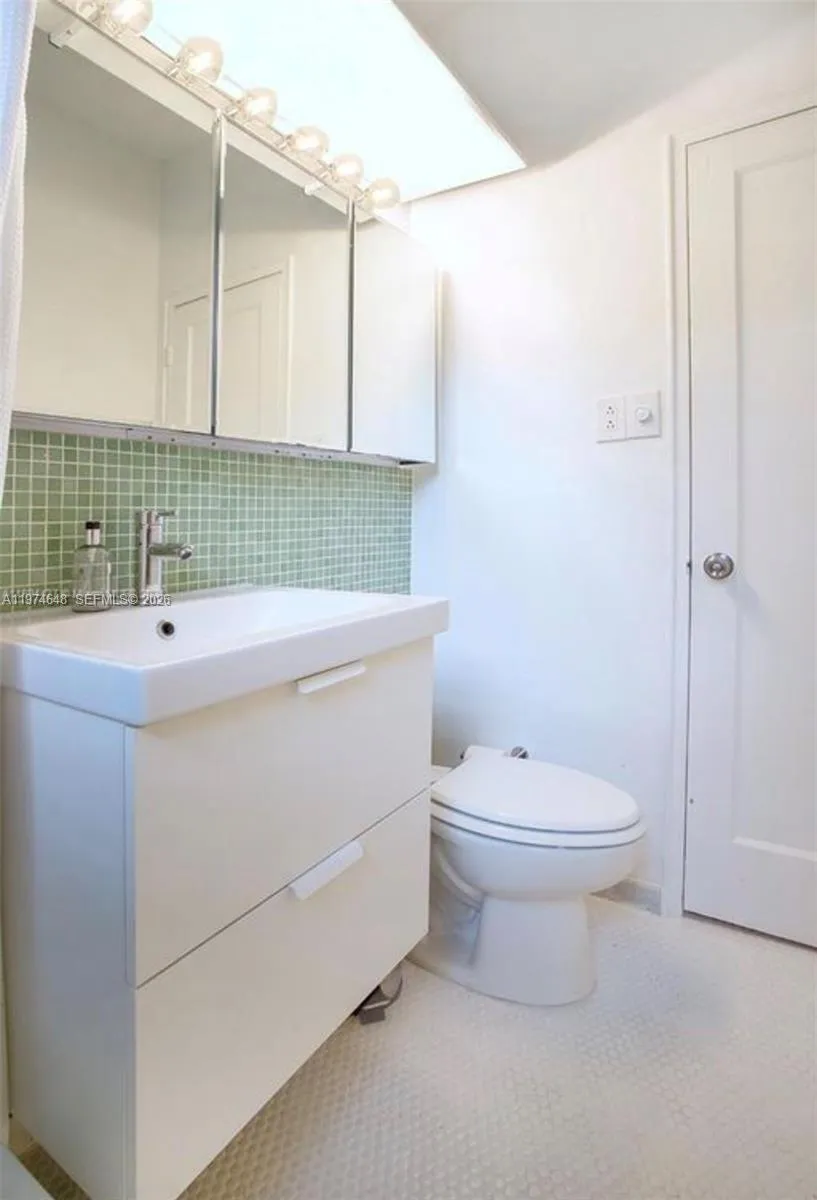 1135 Meridian Ave 4, Miami Beach, Florida 33139, Miami Beach, Florida 33139, 1 Bedroom Bedrooms, ,1 BathroomBathrooms,Residential,For Sale,1135 Meridian Ave 4, Miami Beach, Florida 33139,A11974648