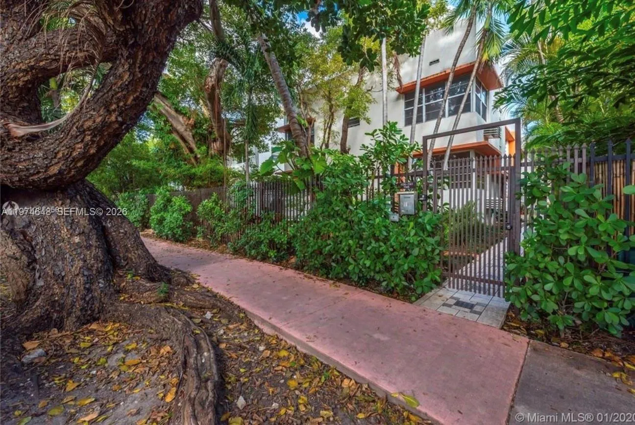 1135 Meridian Ave 4, Miami Beach, Florida 33139, Miami Beach, Florida 33139, 1 Bedroom Bedrooms, ,1 BathroomBathrooms,Residential,For Sale,1135 Meridian Ave 4, Miami Beach, Florida 33139,A11974648