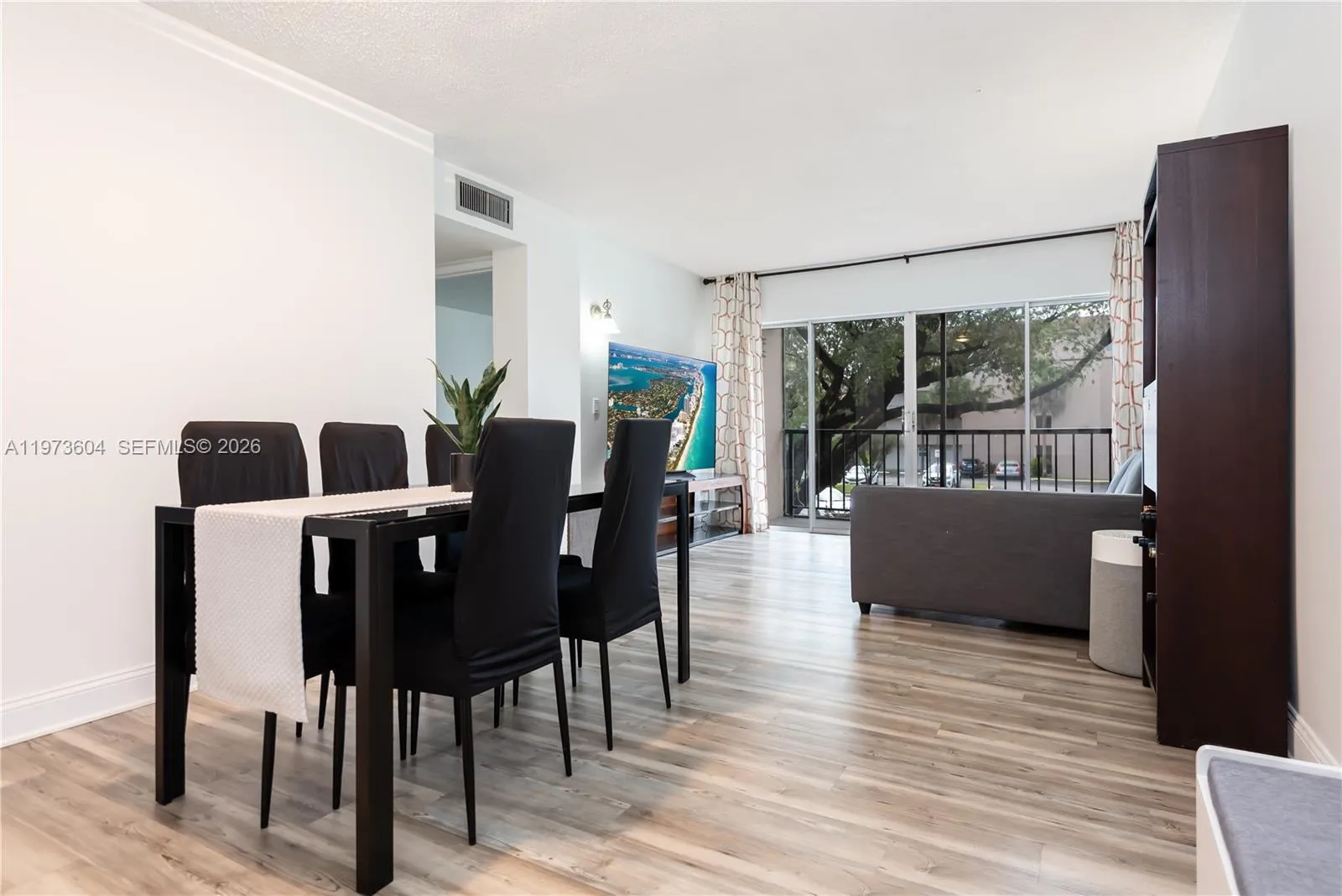 8889 Fontainebleau Blvd 201, Miami, Florida 33172, Miami, Florida 33172, 1 Bedroom Bedrooms, ,1 BathroomBathrooms,Residential Lease,For Rent,8889 Fontainebleau Blvd 201, Miami, Florida 33172,A11973604