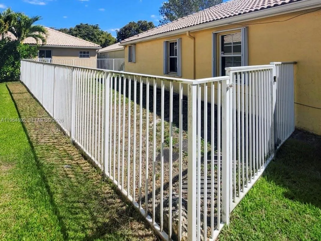 4309 Pine Ridge Ct, Weston, Florida 33331, Weston, Florida 33331, 3 Bedrooms Bedrooms, ,2 BathroomsBathrooms,Residential,For Sale,4309 Pine Ridge Ct, Weston, Florida 33331,A11964692