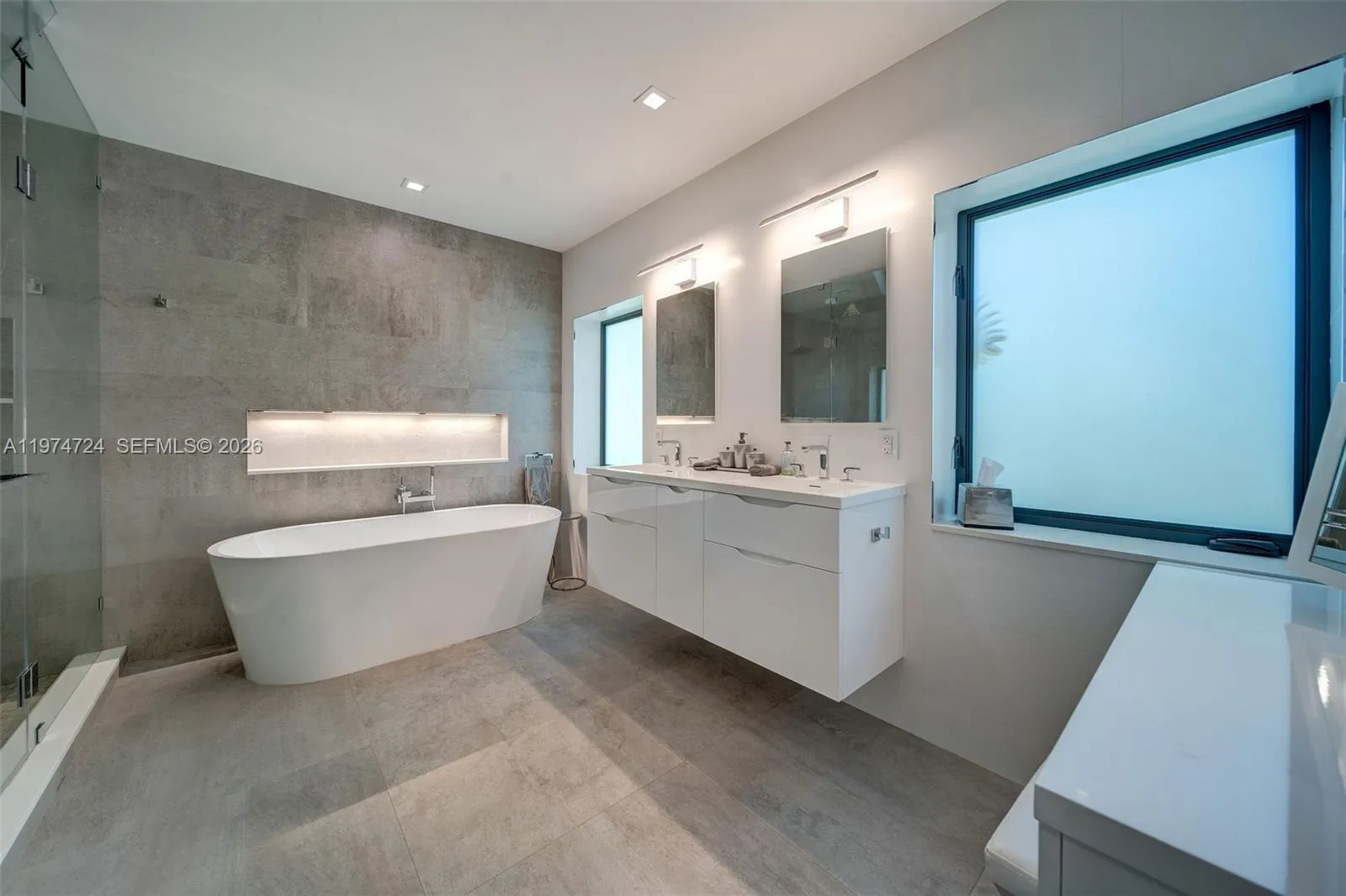 1117 Alfonso Ave, Coral Gables, Florida 33146, Coral Gables, Florida 33146, 5 Bedrooms Bedrooms, ,4 BathroomsBathrooms,Residential Lease,For Rent,1117 Alfonso Ave, Coral Gables, Florida 33146,A11974724