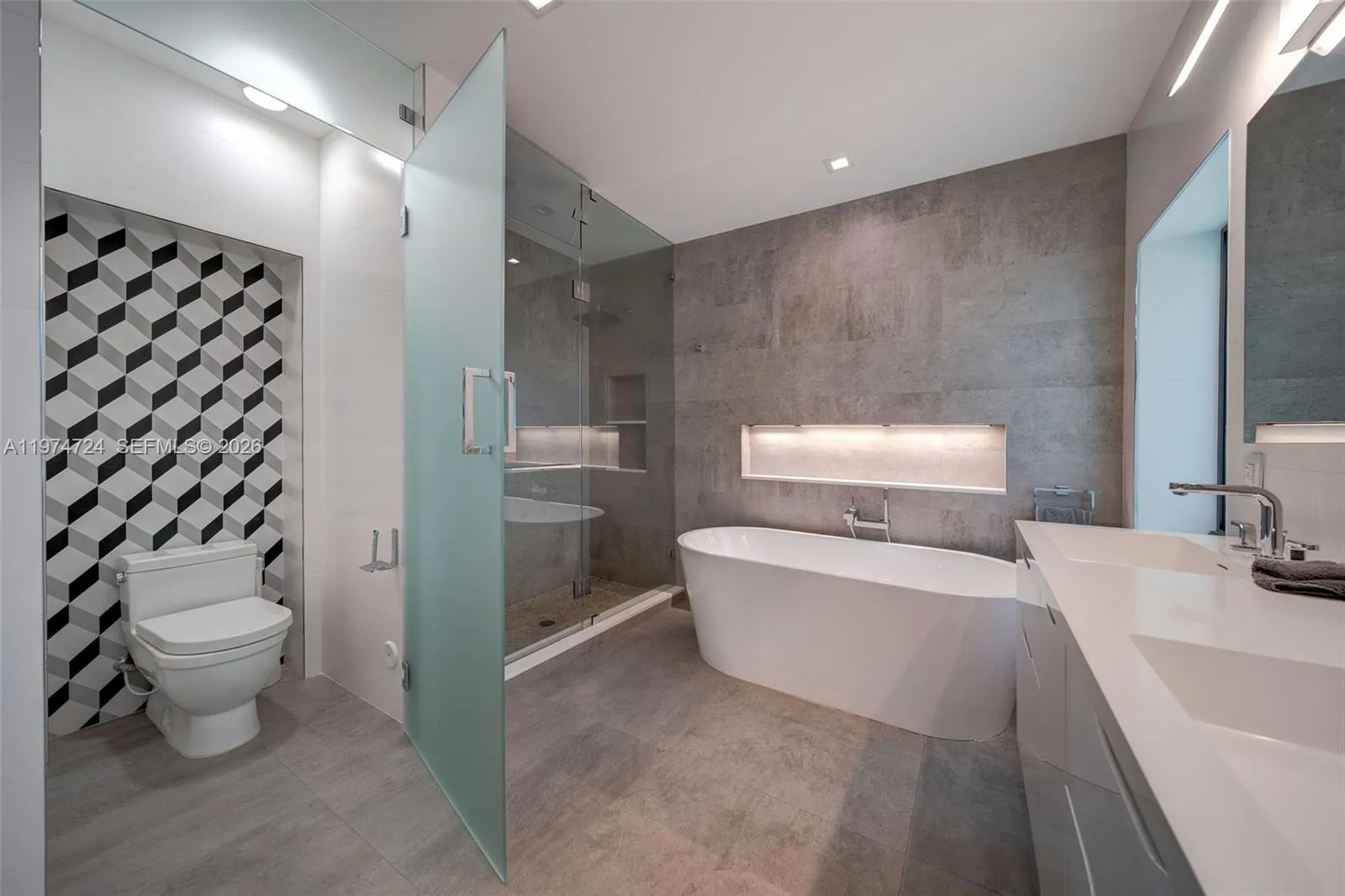 1117 Alfonso Ave, Coral Gables, Florida 33146, Coral Gables, Florida 33146, 5 Bedrooms Bedrooms, ,4 BathroomsBathrooms,Residential Lease,For Rent,1117 Alfonso Ave, Coral Gables, Florida 33146,A11974724