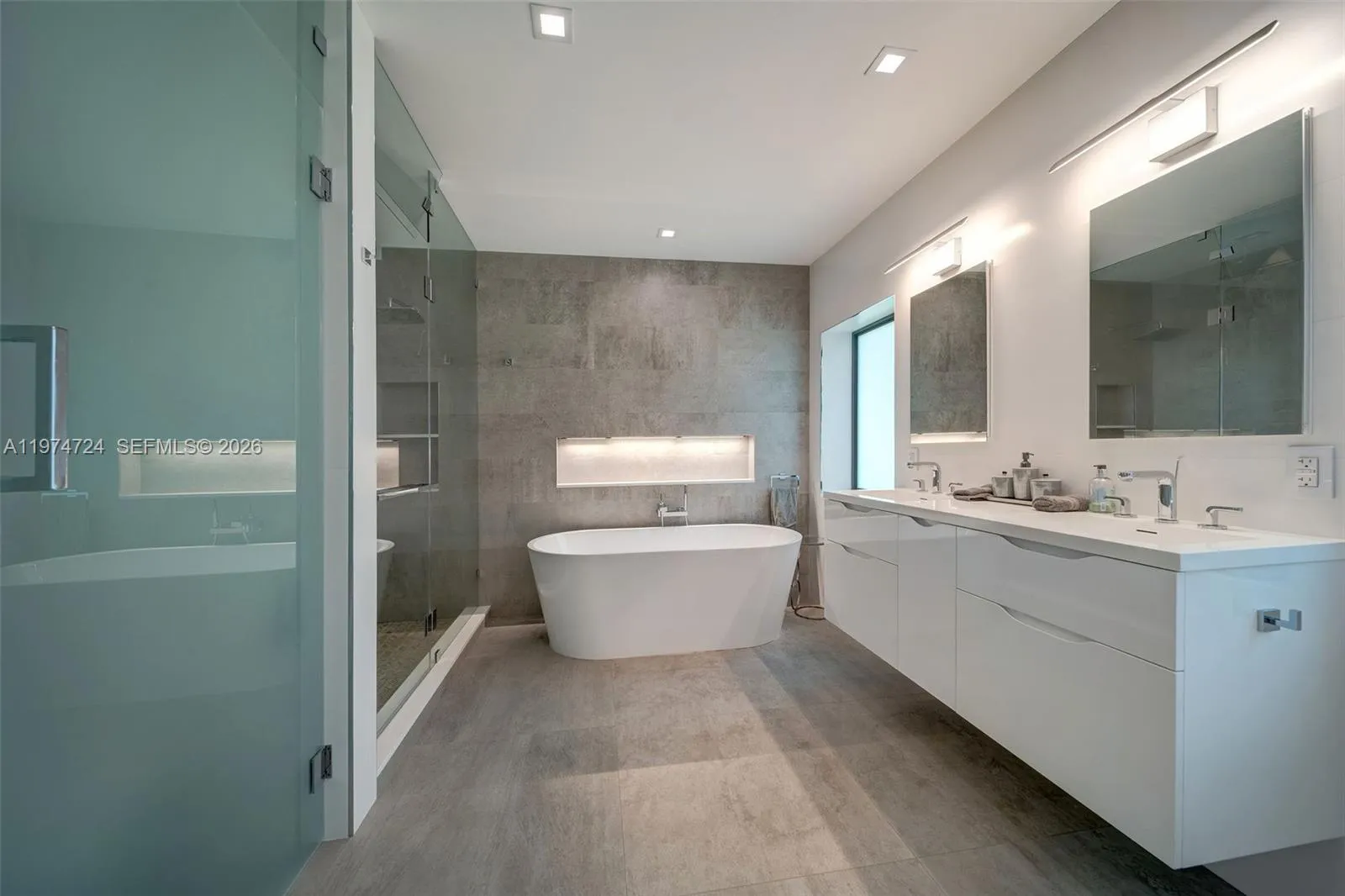 1117 Alfonso Ave, Coral Gables, Florida 33146, Coral Gables, Florida 33146, 5 Bedrooms Bedrooms, ,4 BathroomsBathrooms,Residential Lease,For Rent,1117 Alfonso Ave, Coral Gables, Florida 33146,A11974724