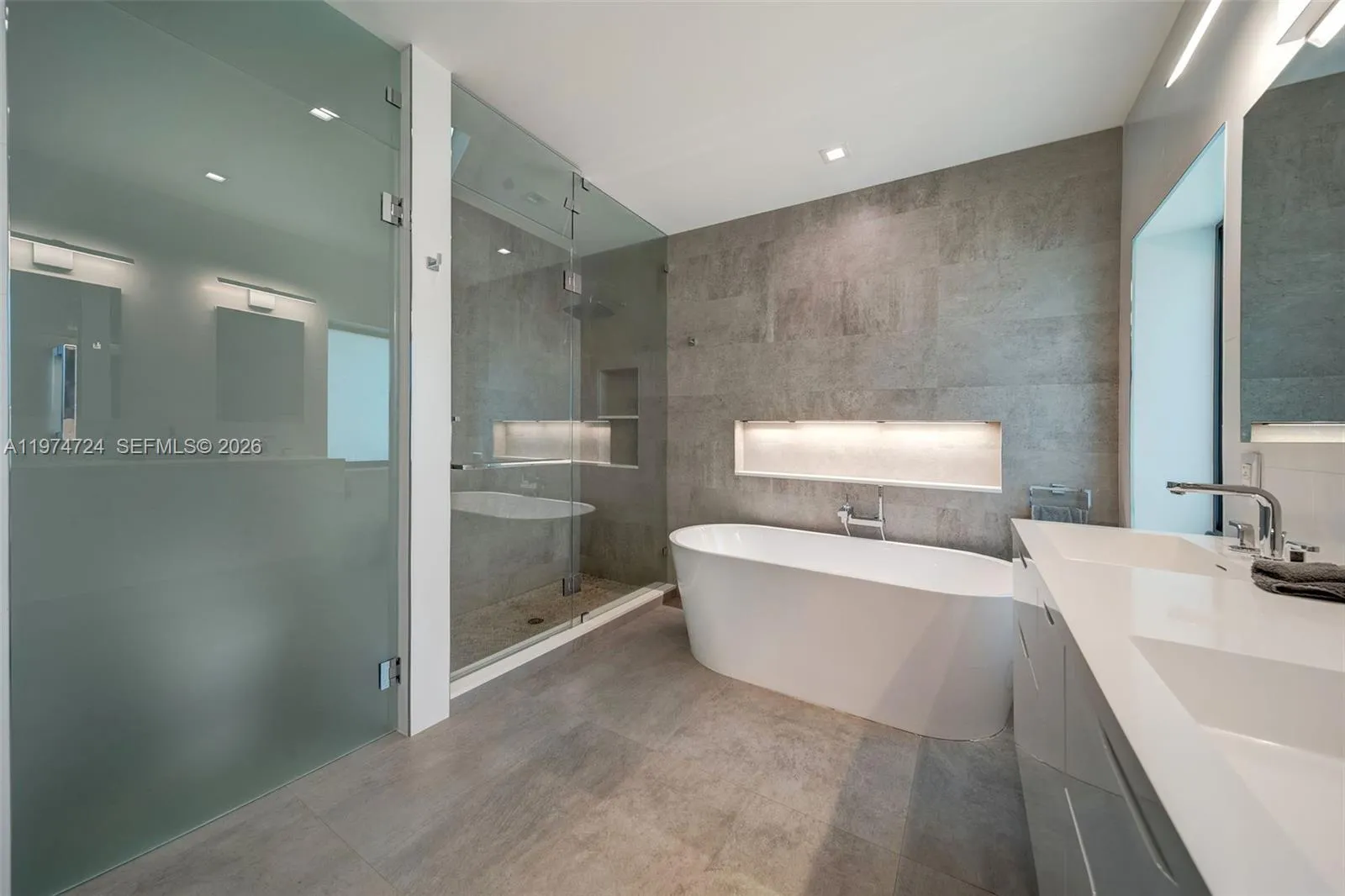 1117 Alfonso Ave, Coral Gables, Florida 33146, Coral Gables, Florida 33146, 5 Bedrooms Bedrooms, ,4 BathroomsBathrooms,Residential Lease,For Rent,1117 Alfonso Ave, Coral Gables, Florida 33146,A11974724