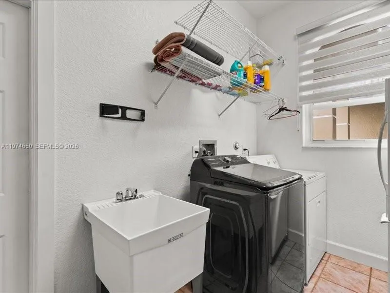 12343 Nw 19th St, Plantation, Florida 33323, Plantation, Florida 33323, 7 Bedrooms Bedrooms, ,5 BathroomsBathrooms,Residential,For Sale,12343 Nw 19th St, Plantation, Florida 33323,A11974660