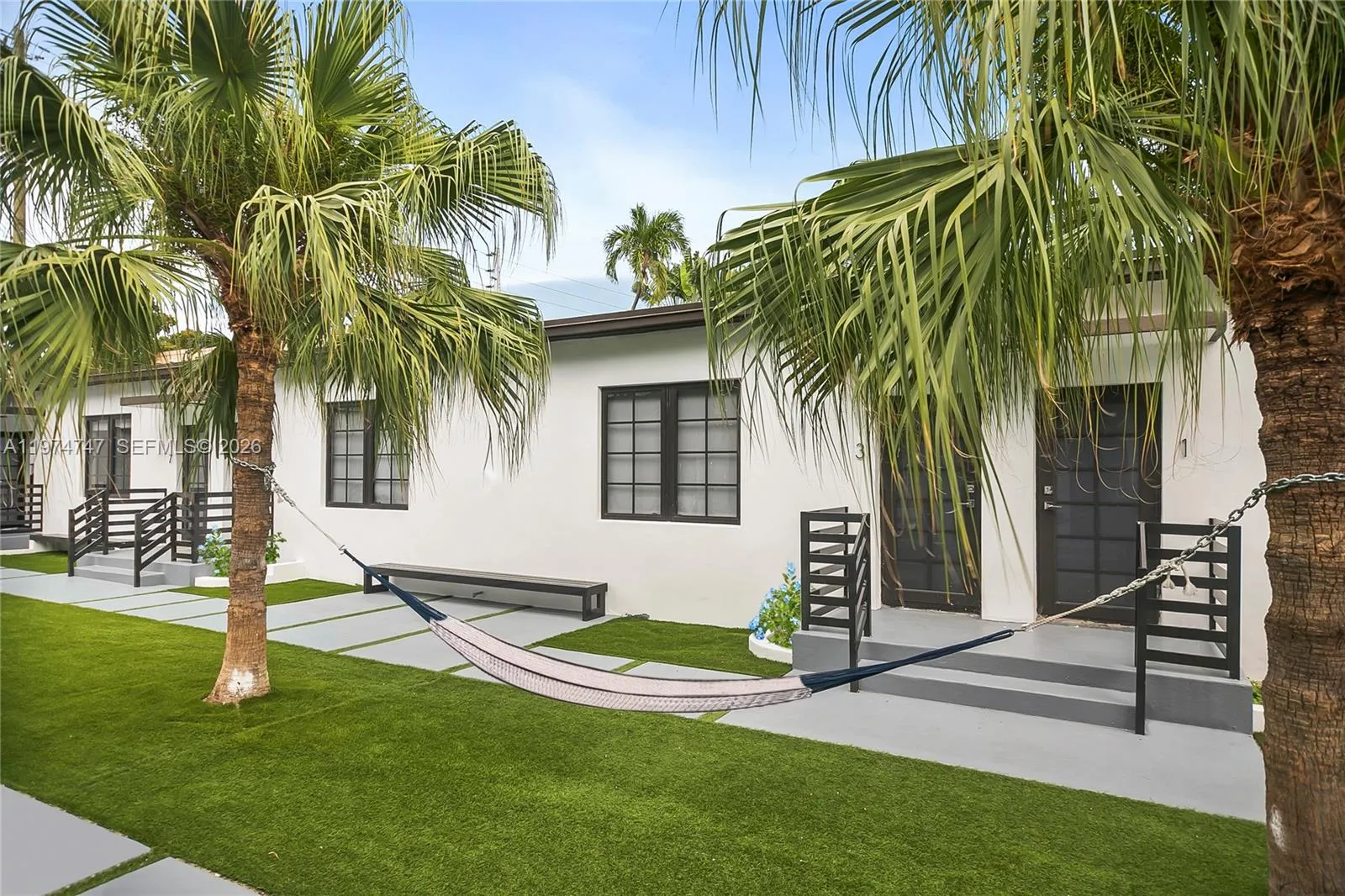 Central Courtyard - Hammock