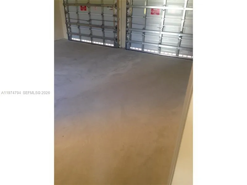 Parking Lot/Garage