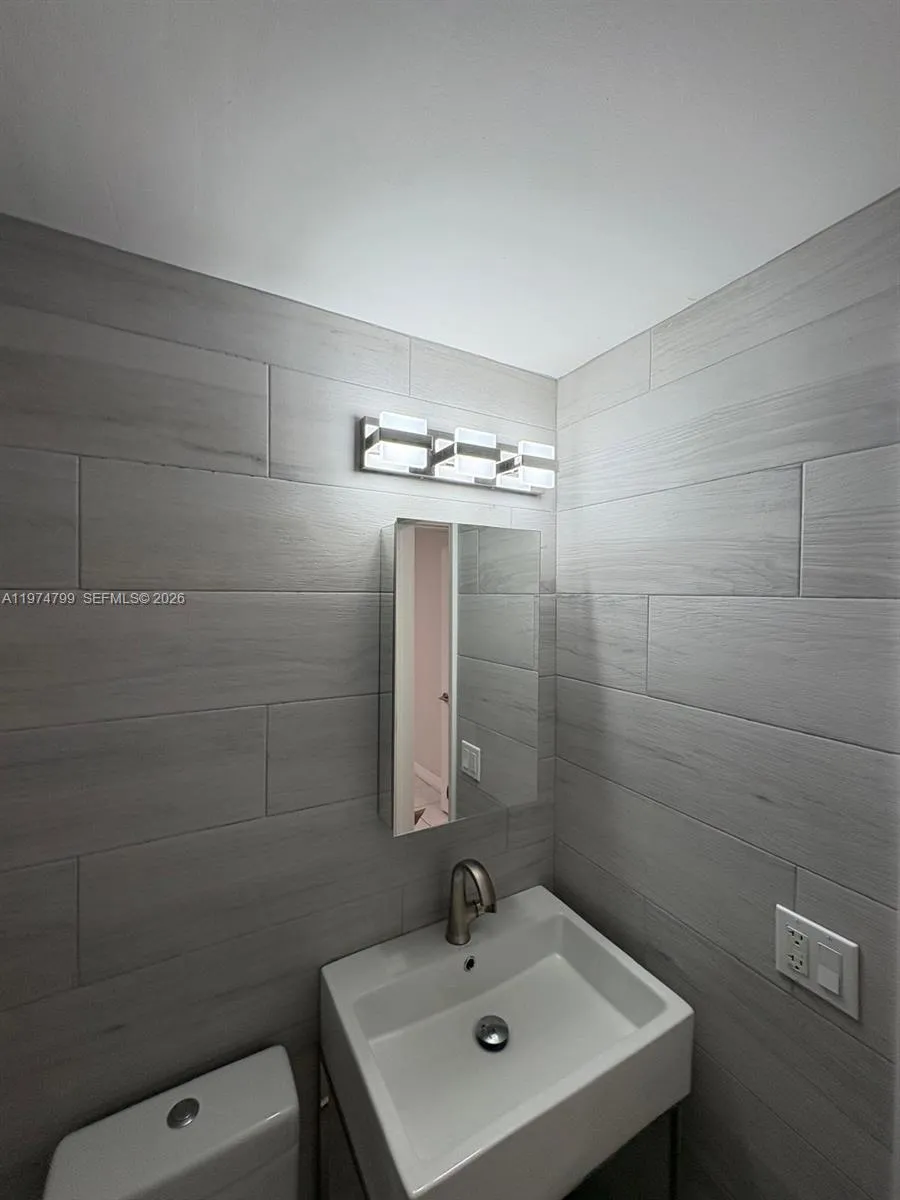 510 Santander Ave 1, Coral Gables, Florida 33134, Coral Gables, Florida 33134, 2 Bedrooms Bedrooms, ,1 BathroomBathrooms,Residential Lease,For Rent,510 Santander Ave 1, Coral Gables, Florida 33134,A11974799