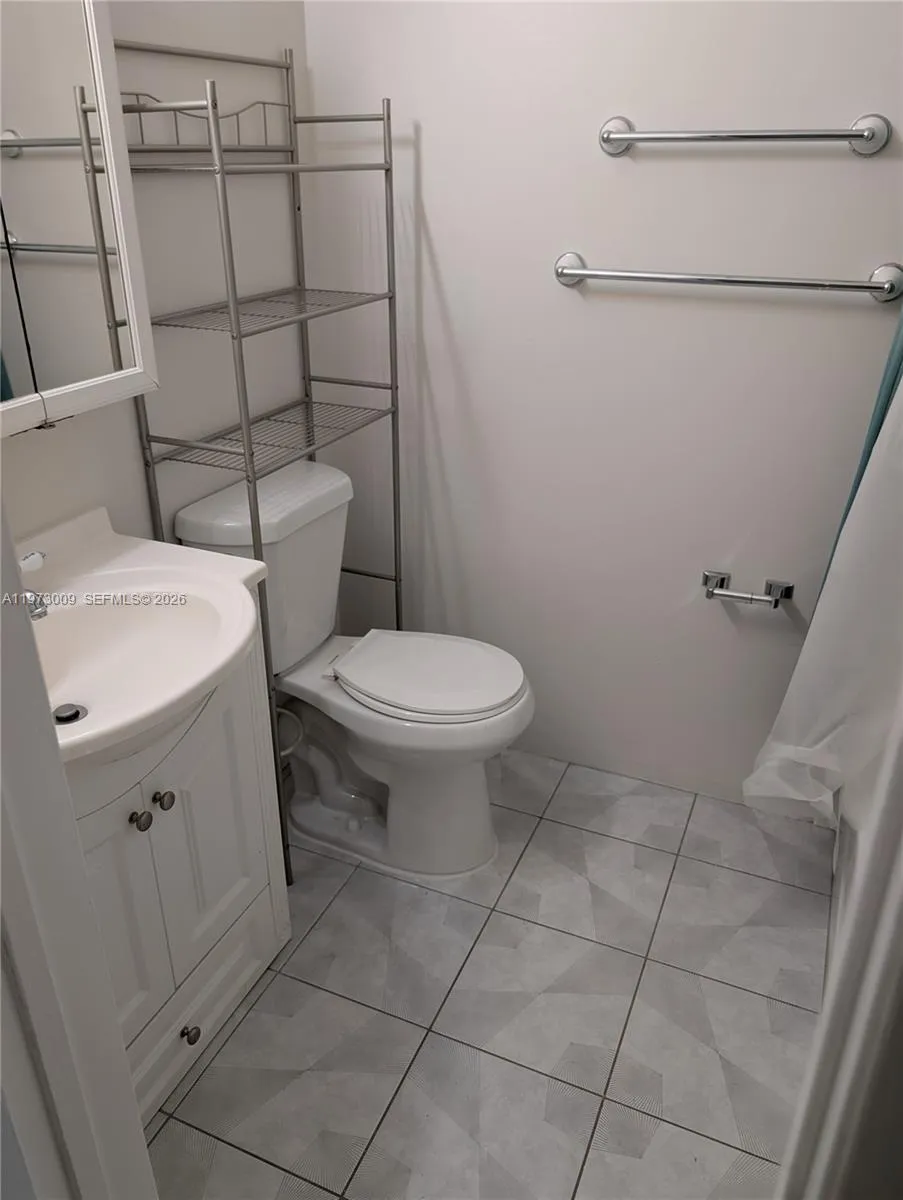 13511 Ne 24th Pl, North Miami, Florida 33181, North Miami, Florida 33181, 3 Bedrooms Bedrooms, ,2 BathroomsBathrooms,Residential Lease,For Rent,13511 Ne 24th Pl, North Miami, Florida 33181,A11973009