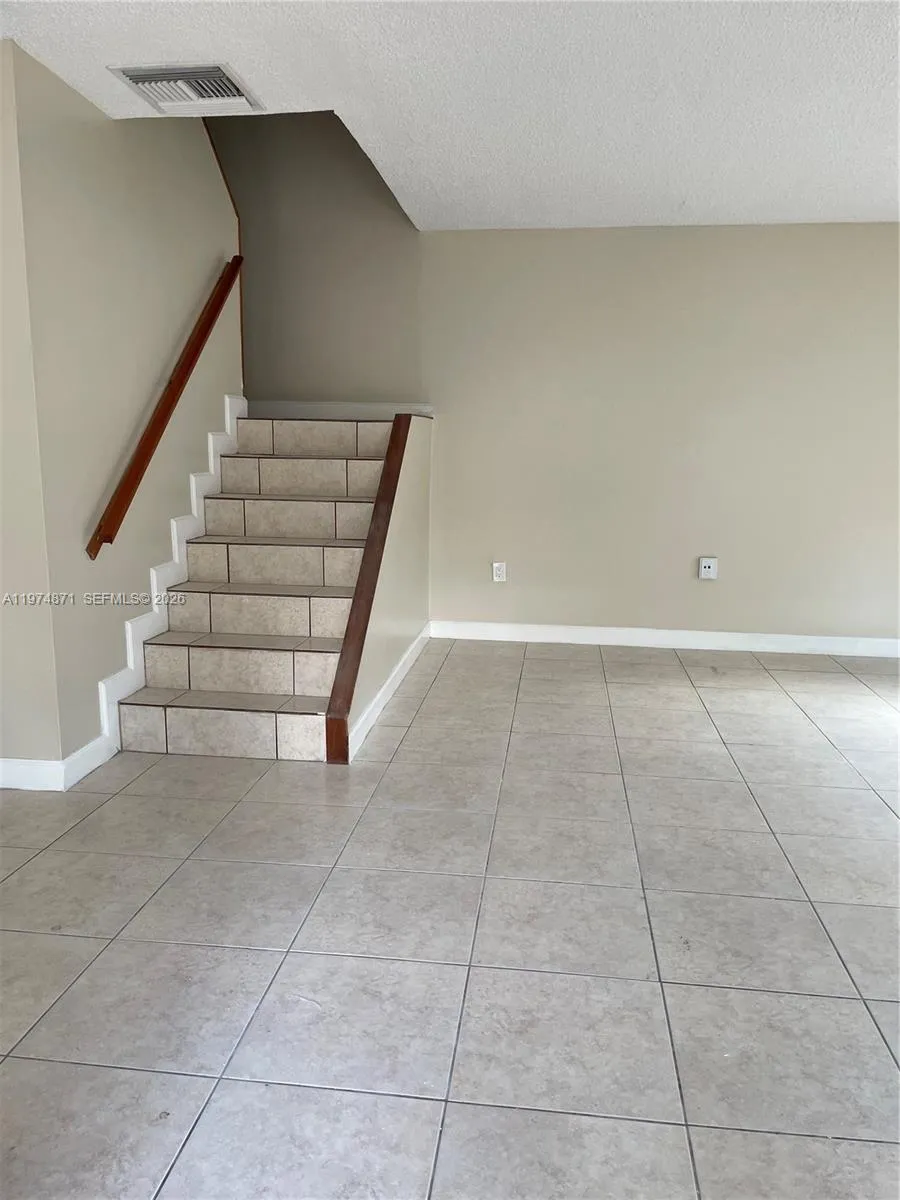 4702 Sw 67th Ave O19, Miami, Florida 33155, Miami, Florida 33155, 2 Bedrooms Bedrooms, ,2 BathroomsBathrooms,Residential Lease,For Rent,4702 Sw 67th Ave O19, Miami, Florida 33155,A11974871