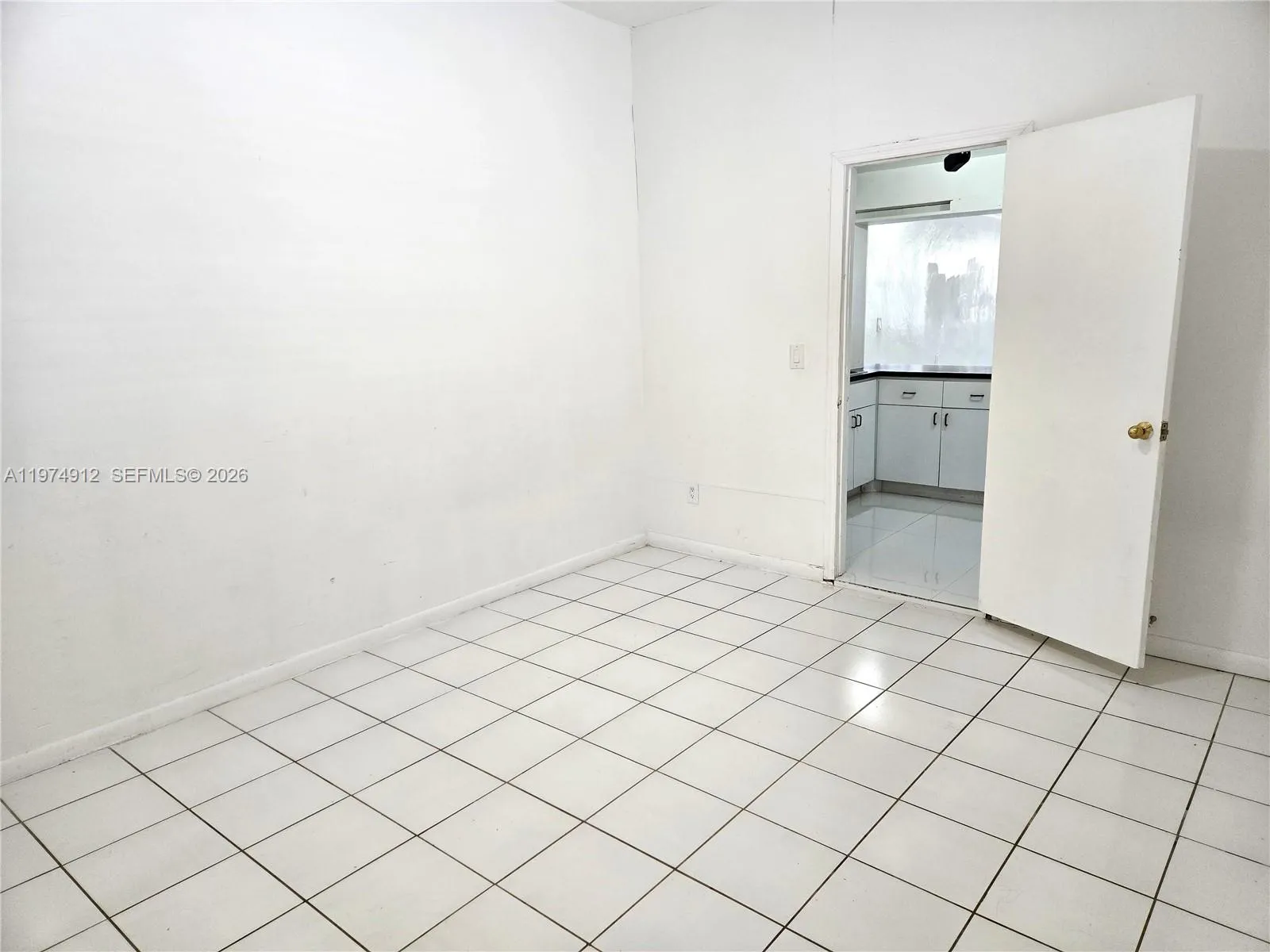 131 Sw 53rd Ct 2, Miami, Florida 33134, Miami, Florida 33134, 4 Bedrooms Bedrooms, ,3 BathroomsBathrooms,Residential Lease,For Rent,131 Sw 53rd Ct 2, Miami, Florida 33134,A11974912