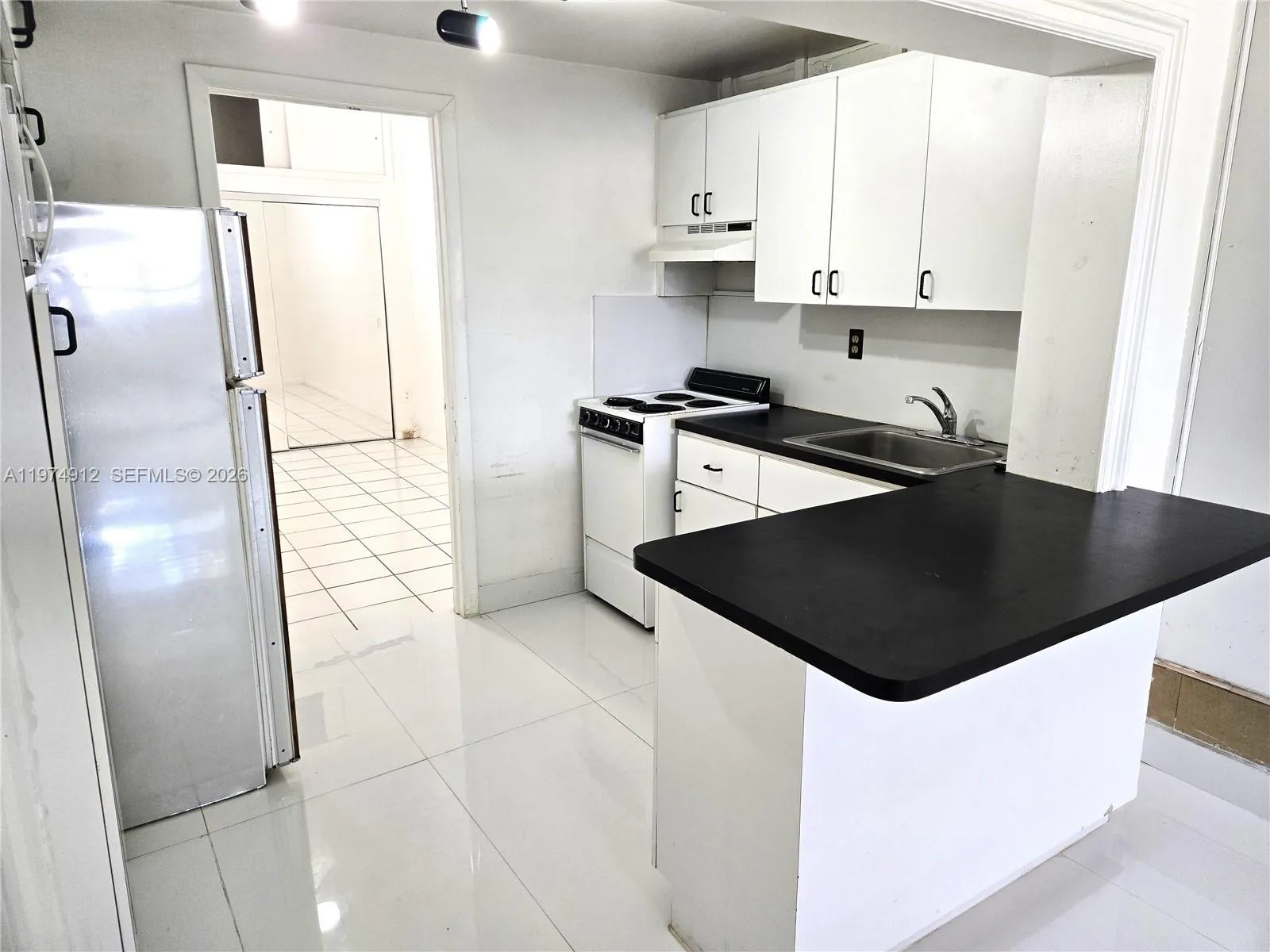 131 Sw 53rd Ct 2, Miami, Florida 33134, Miami, Florida 33134, 4 Bedrooms Bedrooms, ,3 BathroomsBathrooms,Residential Lease,For Rent,131 Sw 53rd Ct 2, Miami, Florida 33134,A11974912