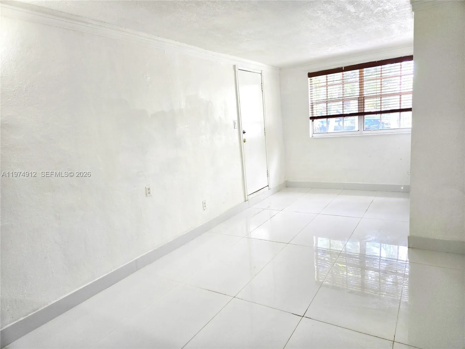 131 Sw 53rd Ct 2, Miami, Florida 33134, Miami, Florida 33134, 4 Bedrooms Bedrooms, ,3 BathroomsBathrooms,Residential Lease,For Rent,131 Sw 53rd Ct 2, Miami, Florida 33134,A11974912