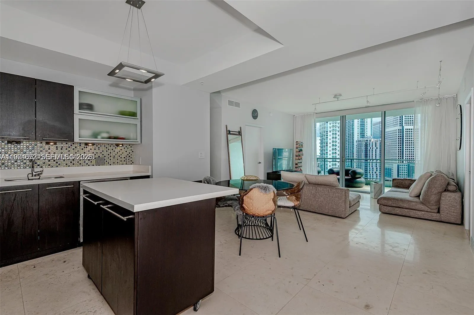 90 Sw 3rd St 2002, Miami, Florida 33130, Miami, Florida 33130, 2 Bedrooms Bedrooms, ,2 BathroomsBathrooms,Residential Lease,For Rent,90 Sw 3rd St 2002, Miami, Florida 33130,A11974652