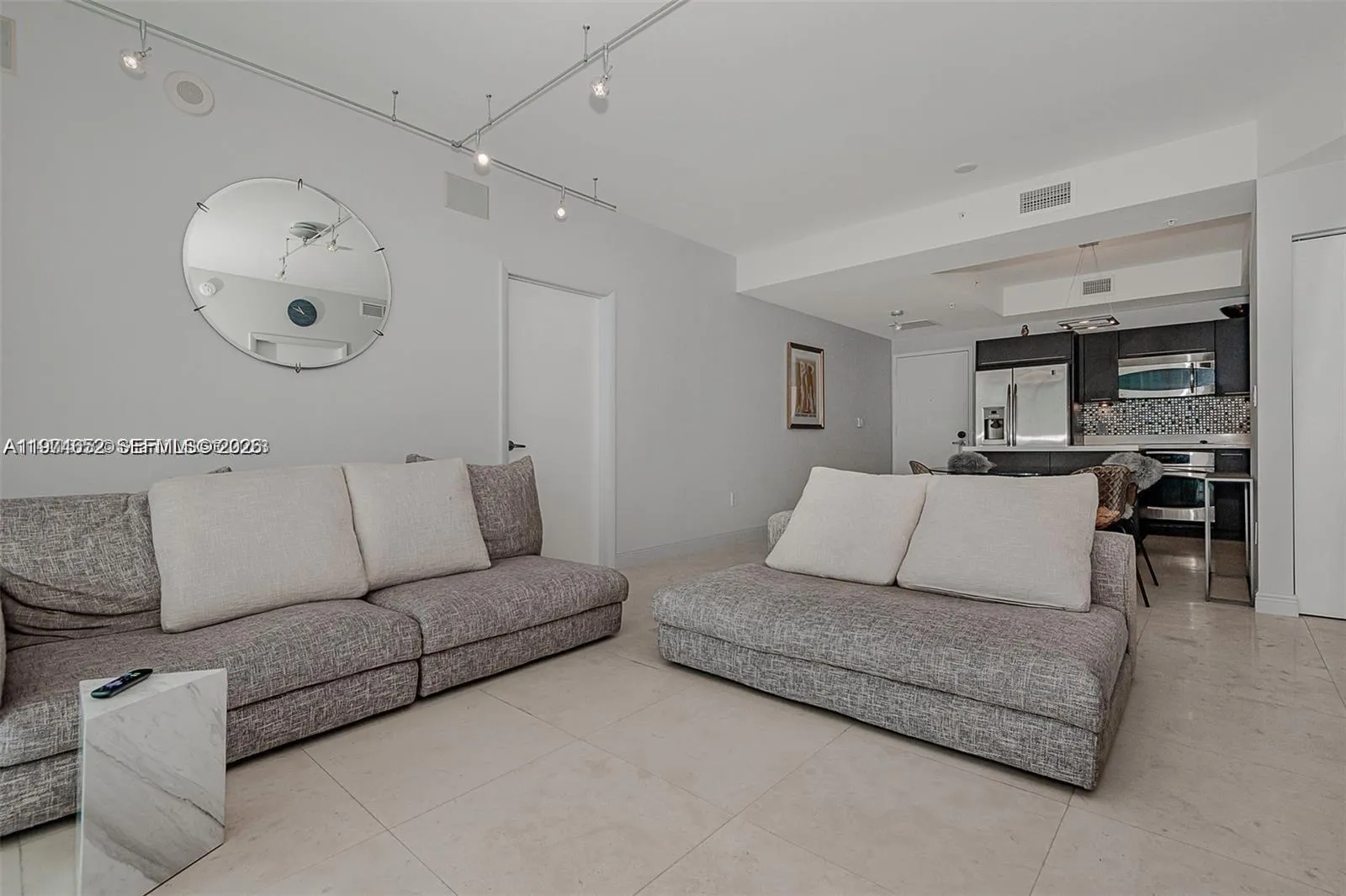 90 Sw 3rd St 2002, Miami, Florida 33130, Miami, Florida 33130, 2 Bedrooms Bedrooms, ,2 BathroomsBathrooms,Residential Lease,For Rent,90 Sw 3rd St 2002, Miami, Florida 33130,A11974652