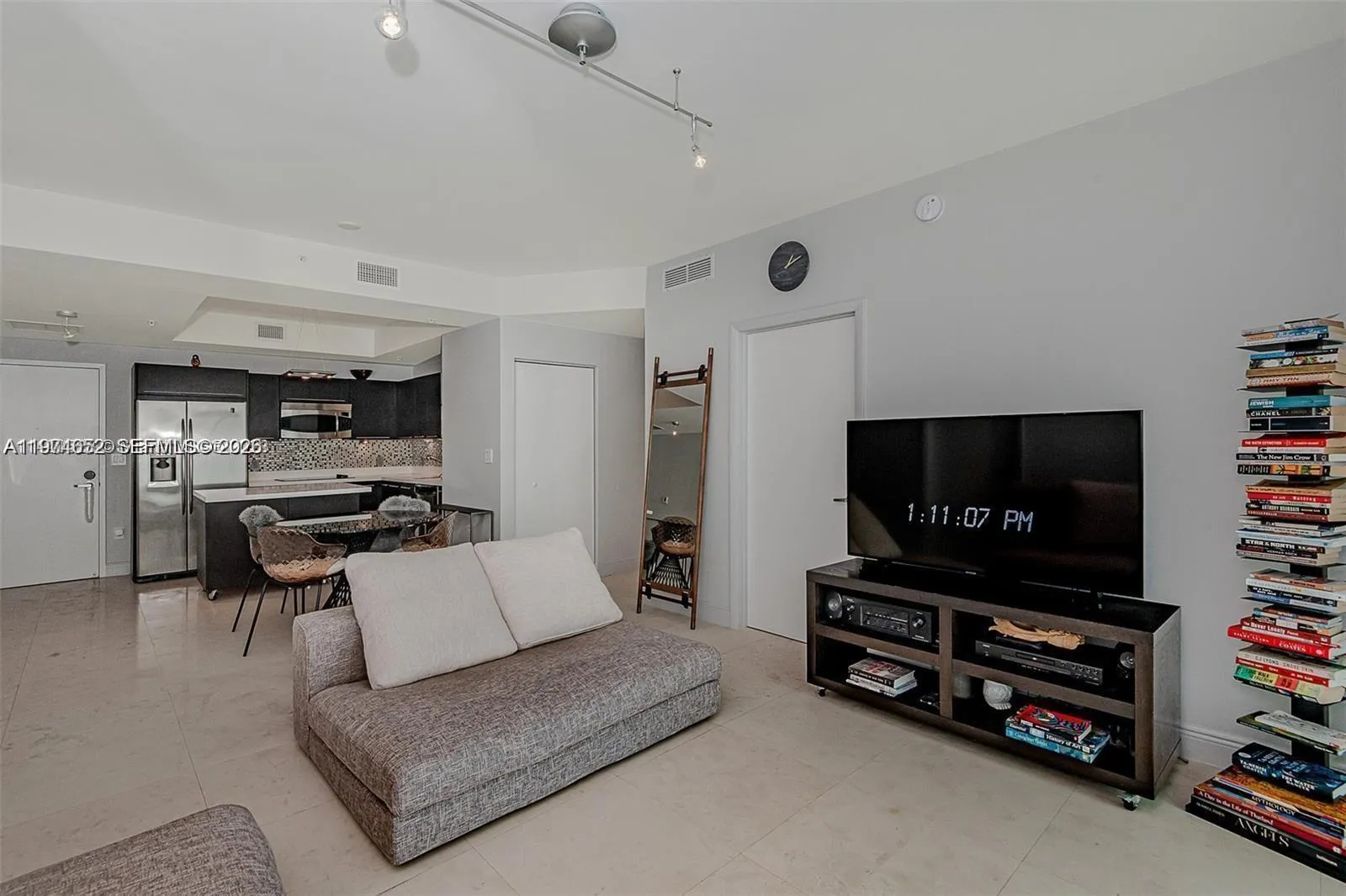 90 Sw 3rd St 2002, Miami, Florida 33130, Miami, Florida 33130, 2 Bedrooms Bedrooms, ,2 BathroomsBathrooms,Residential Lease,For Rent,90 Sw 3rd St 2002, Miami, Florida 33130,A11974652