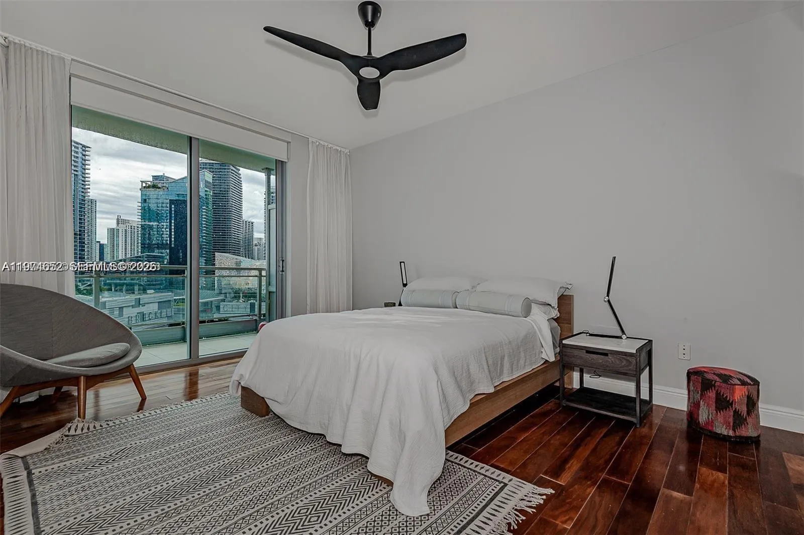 90 Sw 3rd St 2002, Miami, Florida 33130, Miami, Florida 33130, 2 Bedrooms Bedrooms, ,2 BathroomsBathrooms,Residential Lease,For Rent,90 Sw 3rd St 2002, Miami, Florida 33130,A11974652