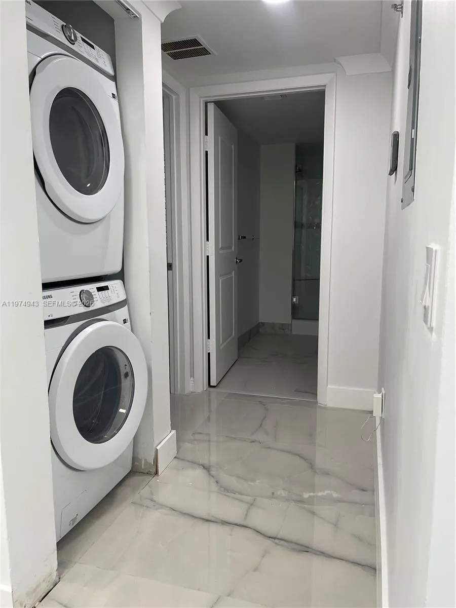 2681 N Flamingo Rd 401s, Sunrise, Florida 33323, Sunrise, Florida 33323, 3 Bedrooms Bedrooms, ,3 BathroomsBathrooms,Residential Lease,For Rent,2681 N Flamingo Rd 401s, Sunrise, Florida 33323,A11974943