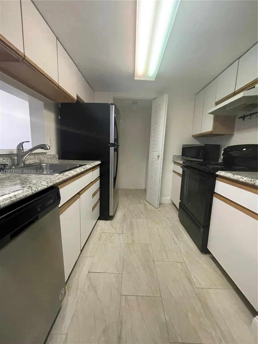 9701 Westview Dr 1424, Coral Springs, Florida 3307, Coral Springs, Florida 33076, 1 Bedroom Bedrooms, ,1 BathroomBathrooms,Residential Lease,For Rent,9701 Westview Dr 1424, Coral Springs, Florida 3307,A11974955