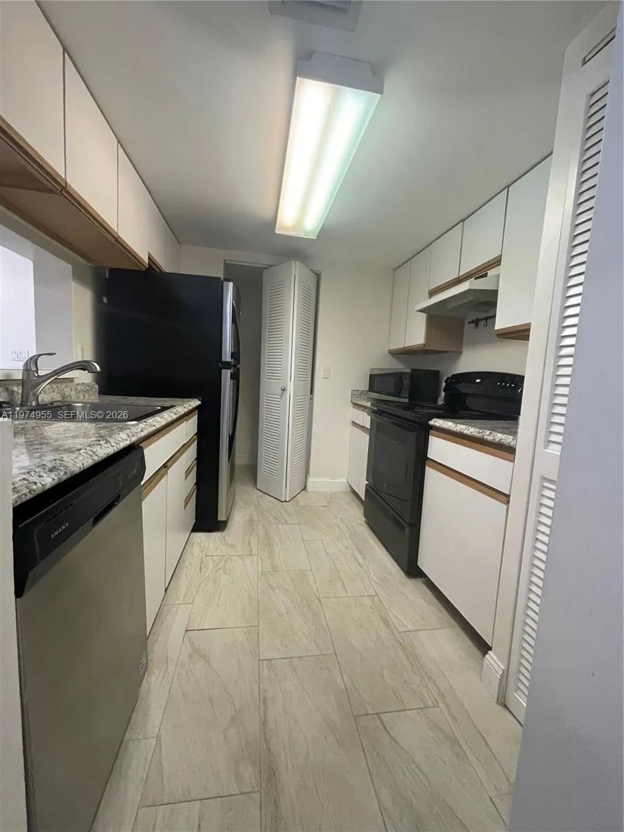 9701 Westview Dr 1424, Coral Springs, Florida 3307, Coral Springs, Florida 33076, 1 Bedroom Bedrooms, ,1 BathroomBathrooms,Residential Lease,For Rent,9701 Westview Dr 1424, Coral Springs, Florida 3307,A11974955