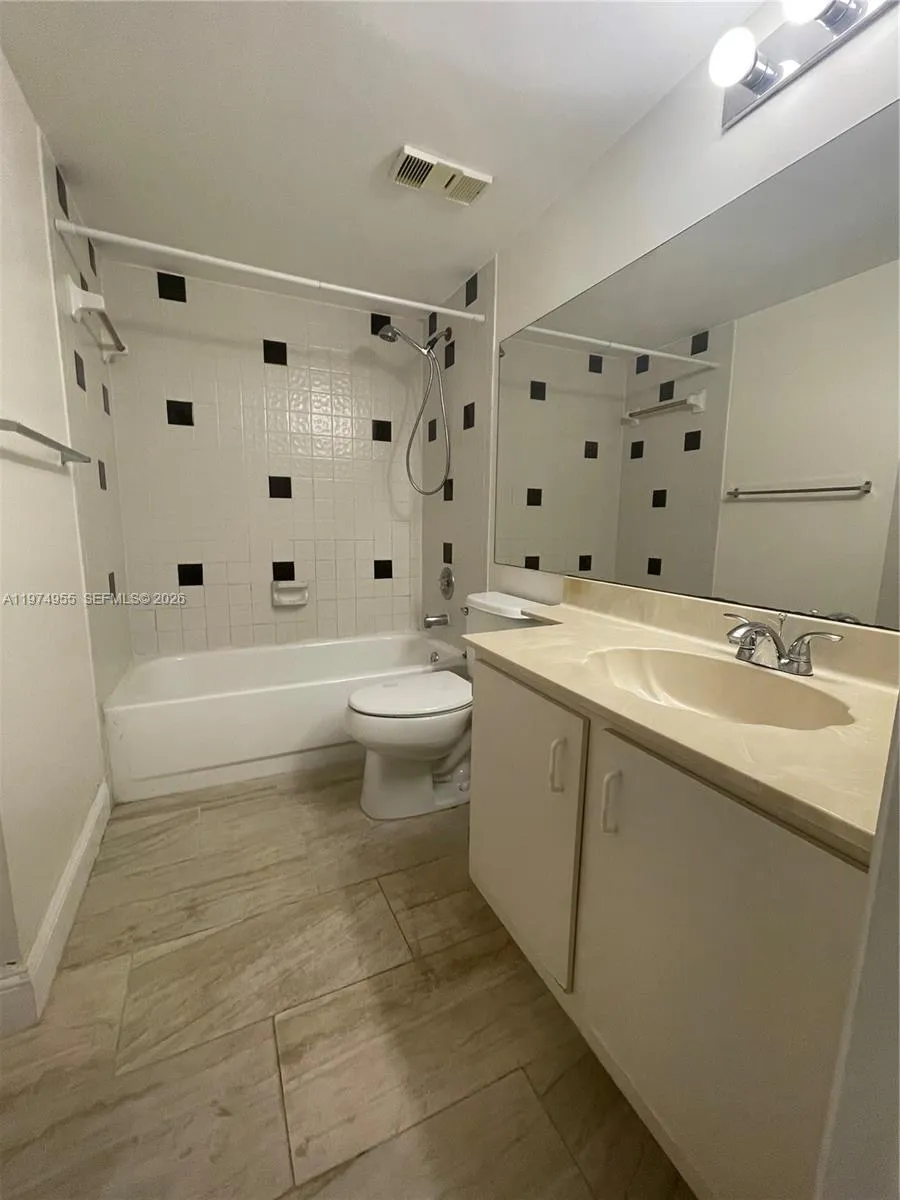 9701 Westview Dr 1424, Coral Springs, Florida 3307, Coral Springs, Florida 33076, 1 Bedroom Bedrooms, ,1 BathroomBathrooms,Residential Lease,For Rent,9701 Westview Dr 1424, Coral Springs, Florida 3307,A11974955