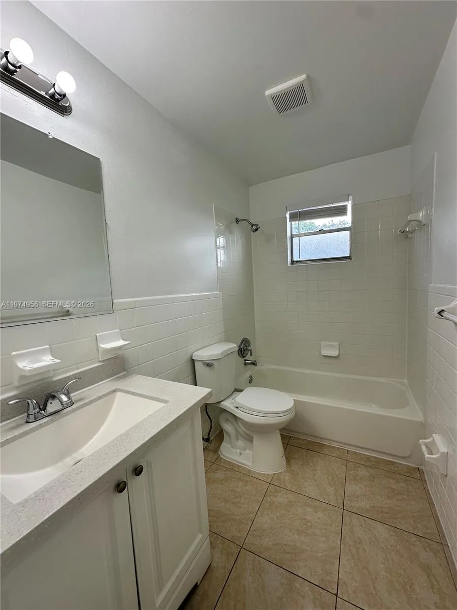 5621 Sw 36th Ct 201, Davie, Florida 33314, Davie, Florida 33314, 2 Bedrooms Bedrooms, ,1 BathroomBathrooms,Residential Lease,For Rent,5621 Sw 36th Ct 201, Davie, Florida 33314,A11974958