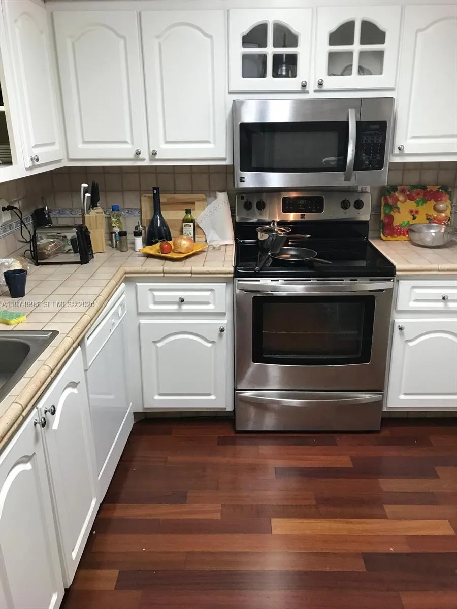 9225 Collins Ave 903, Surfside, Florida 33154, Surfside, Florida 33154, 1 Bedroom Bedrooms, ,2 BathroomsBathrooms,Residential Lease,For Rent,9225 Collins Ave 903, Surfside, Florida 33154,A11974996