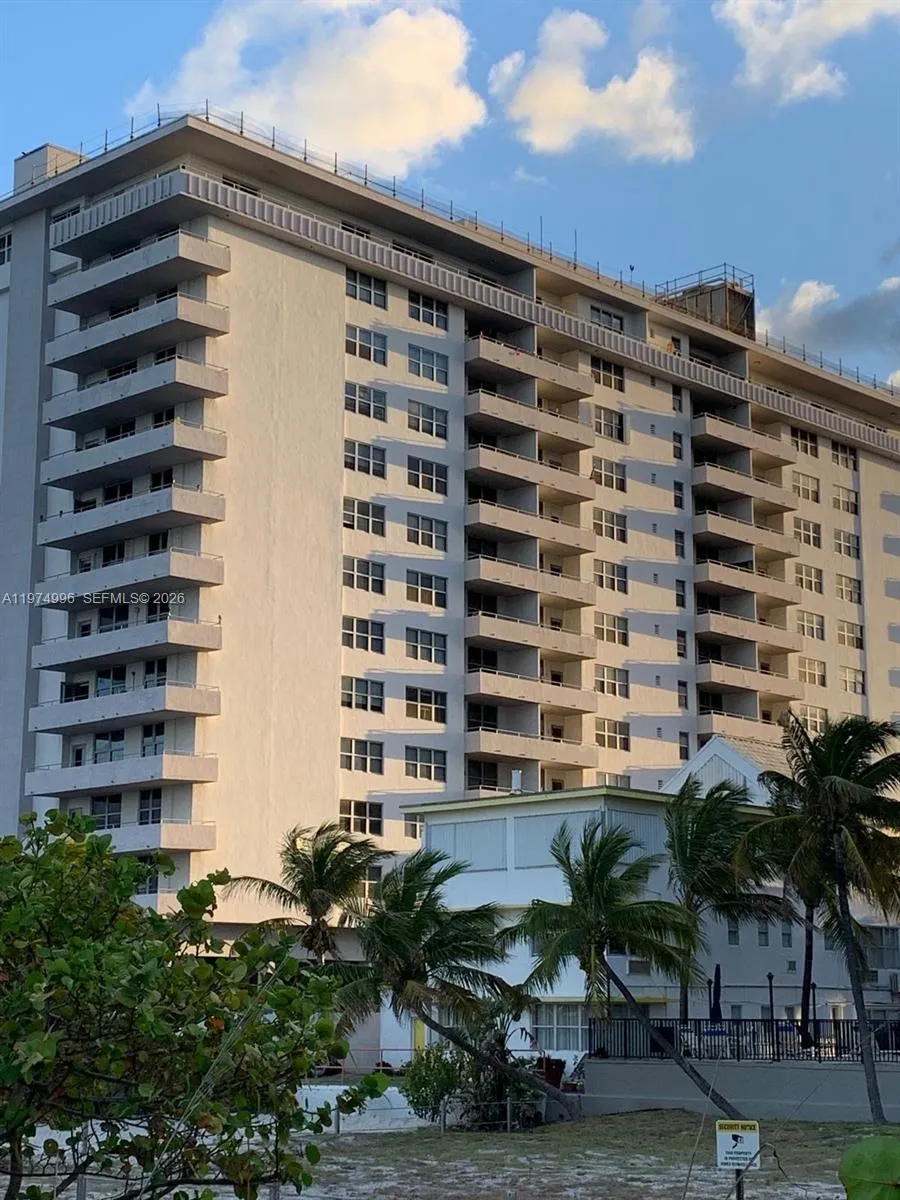 9225 Collins Ave 903, Surfside, Florida 33154, Surfside, Florida 33154, 1 Bedroom Bedrooms, ,2 BathroomsBathrooms,Residential Lease,For Rent,9225 Collins Ave 903, Surfside, Florida 33154,A11974996