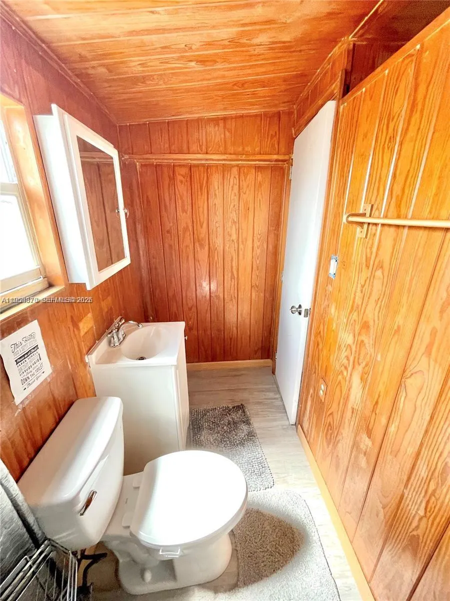 Hollywood, Florida 33024, 3 Bedrooms Bedrooms, ,2 BathroomsBathrooms,Residential Lease,For Rent,A11955870