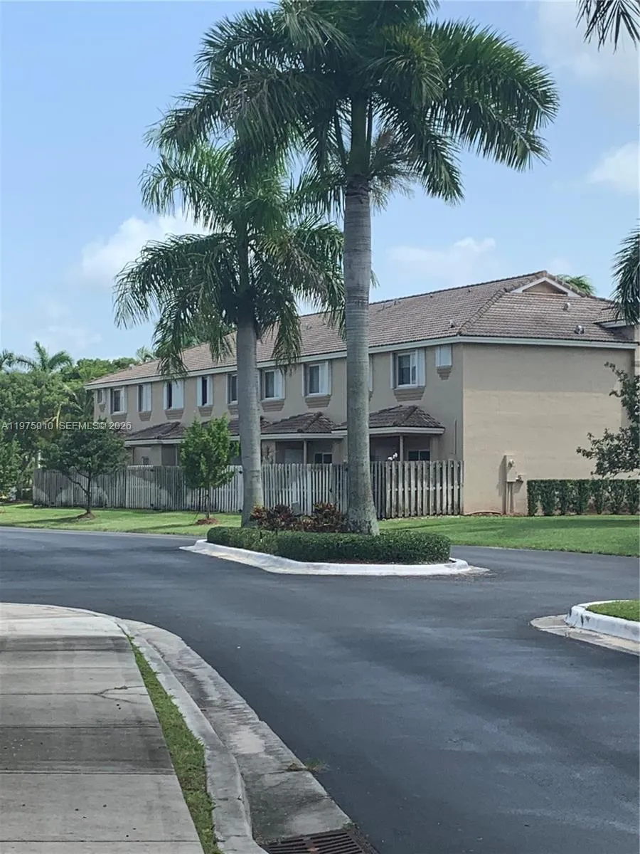 2211 Se 23rd Rd 2211, Homestead, Florida 33035, Homestead, Florida 33035, 2 Bedrooms Bedrooms, ,2 BathroomsBathrooms,Residential Lease,For Rent,2211 Se 23rd Rd 2211, Homestead, Florida 33035,A11975010