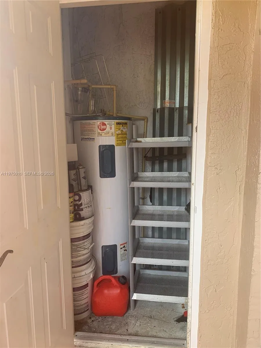 2211 Se 23rd Rd 2211, Homestead, Florida 33035, Homestead, Florida 33035, 2 Bedrooms Bedrooms, ,2 BathroomsBathrooms,Residential Lease,For Rent,2211 Se 23rd Rd 2211, Homestead, Florida 33035,A11975010
