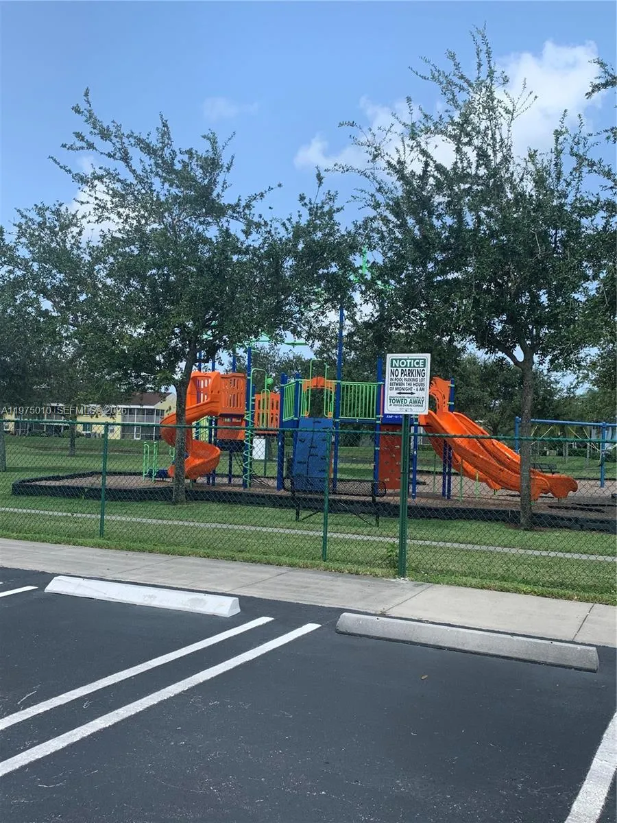 2211 Se 23rd Rd 2211, Homestead, Florida 33035, Homestead, Florida 33035, 2 Bedrooms Bedrooms, ,2 BathroomsBathrooms,Residential Lease,For Rent,2211 Se 23rd Rd 2211, Homestead, Florida 33035,A11975010