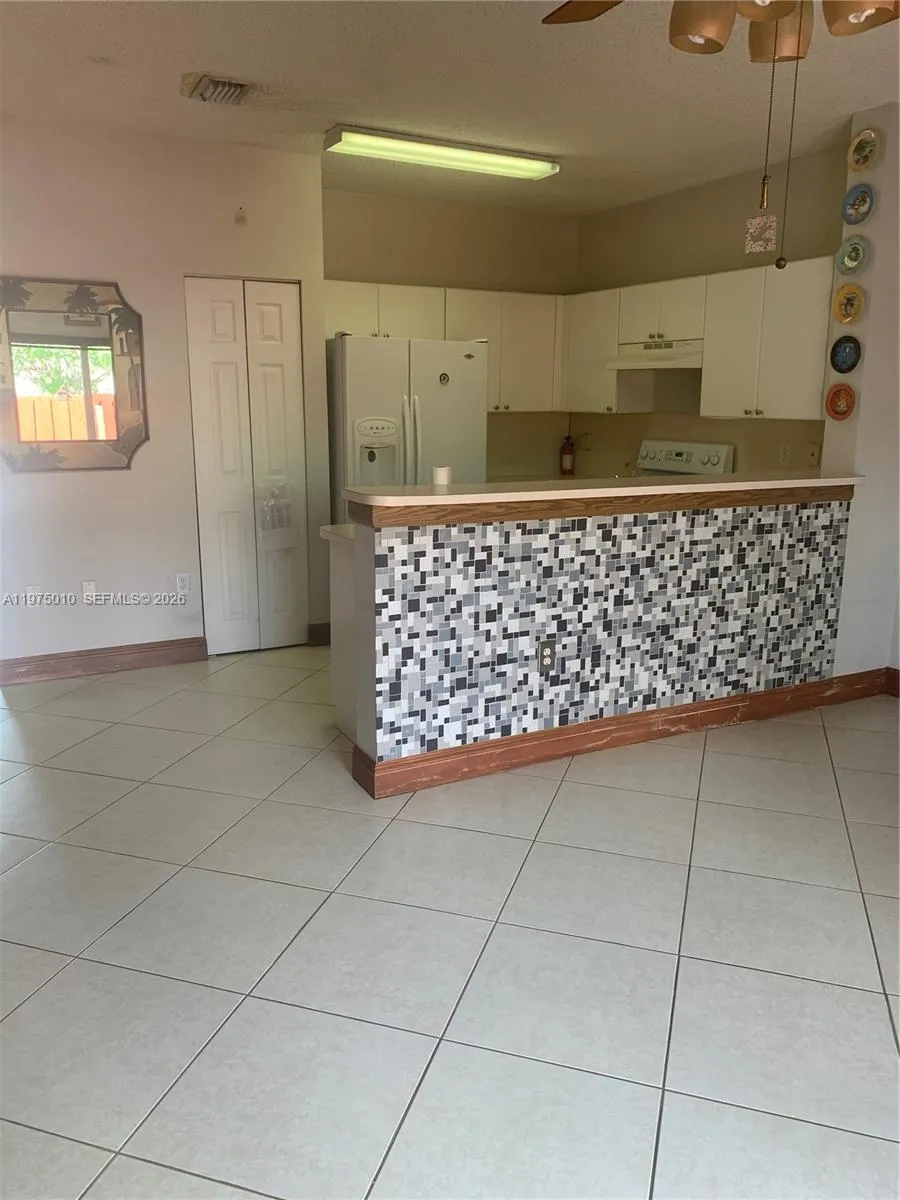 2211 Se 23rd Rd 2211, Homestead, Florida 33035, Homestead, Florida 33035, 2 Bedrooms Bedrooms, ,2 BathroomsBathrooms,Residential Lease,For Rent,2211 Se 23rd Rd 2211, Homestead, Florida 33035,A11975010