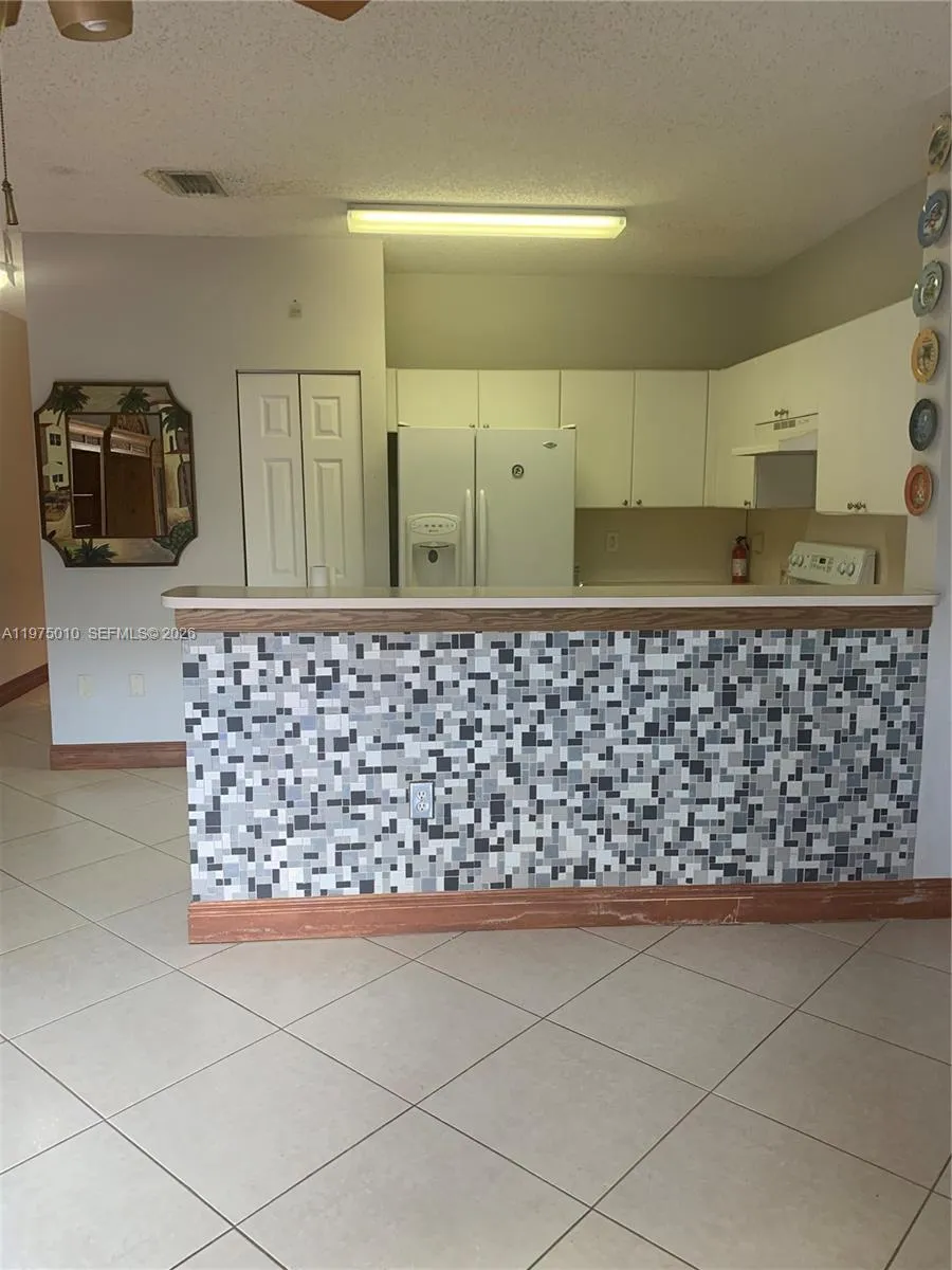 2211 Se 23rd Rd 2211, Homestead, Florida 33035, Homestead, Florida 33035, 2 Bedrooms Bedrooms, ,2 BathroomsBathrooms,Residential Lease,For Rent,2211 Se 23rd Rd 2211, Homestead, Florida 33035,A11975010