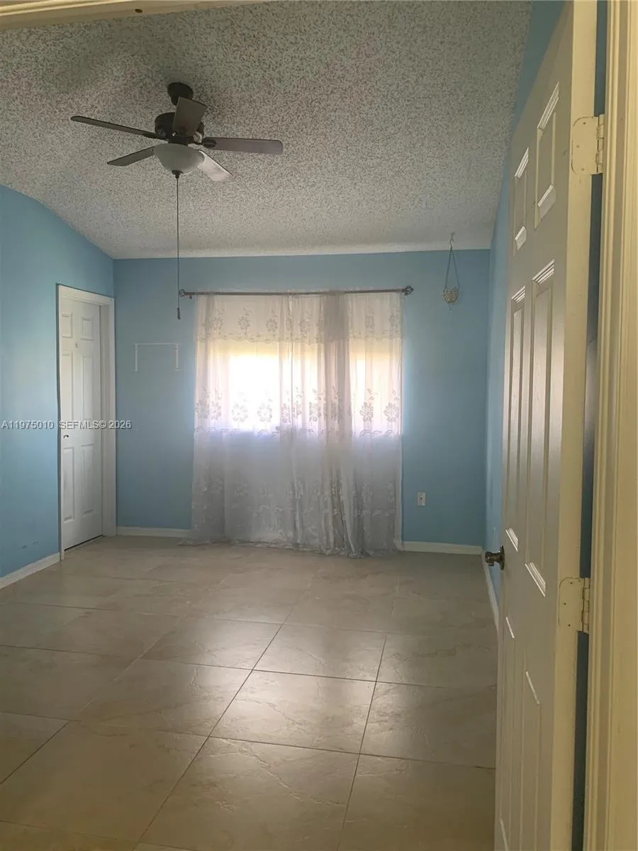 2211 Se 23rd Rd 2211, Homestead, Florida 33035, Homestead, Florida 33035, 2 Bedrooms Bedrooms, ,2 BathroomsBathrooms,Residential Lease,For Rent,2211 Se 23rd Rd 2211, Homestead, Florida 33035,A11975010
