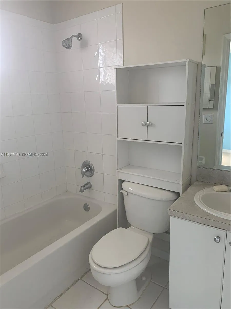 2211 Se 23rd Rd 2211, Homestead, Florida 33035, Homestead, Florida 33035, 2 Bedrooms Bedrooms, ,2 BathroomsBathrooms,Residential Lease,For Rent,2211 Se 23rd Rd 2211, Homestead, Florida 33035,A11975010