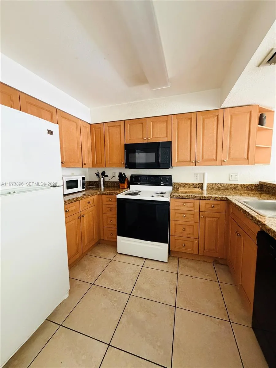 4920 Nw 79th Ave 204, Doral, Florida 33166, Doral, Florida 33166, 2 Bedrooms Bedrooms, ,2 BathroomsBathrooms,Residential Lease,For Rent,4920 Nw 79th Ave 204, Doral, Florida 33166,A11973896